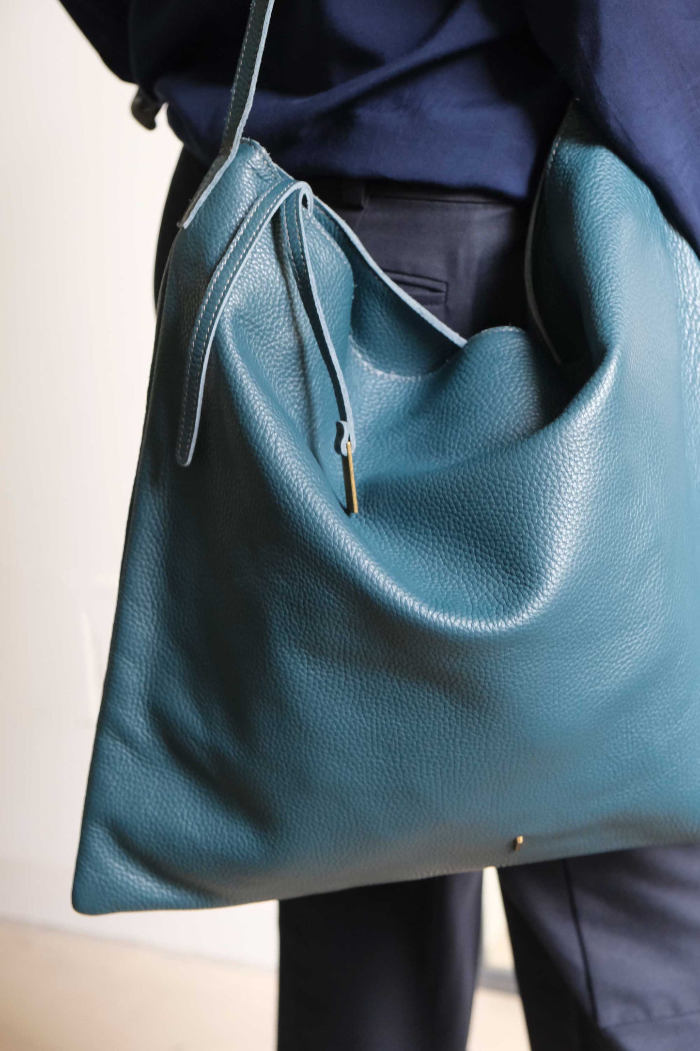 Valentina hobo bag in leather with natural grain