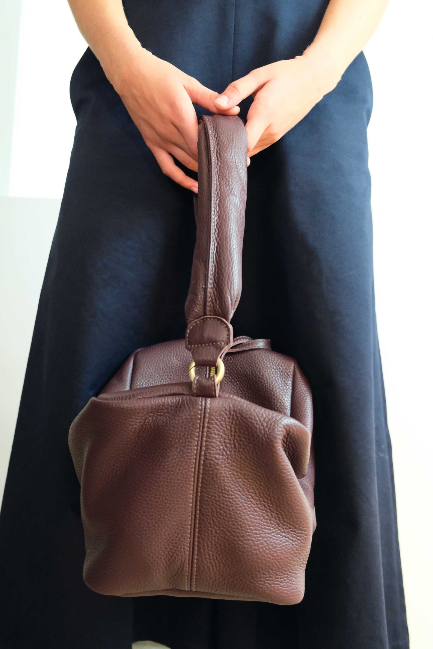Bobo Torchon top handle bag in leather with natural grain