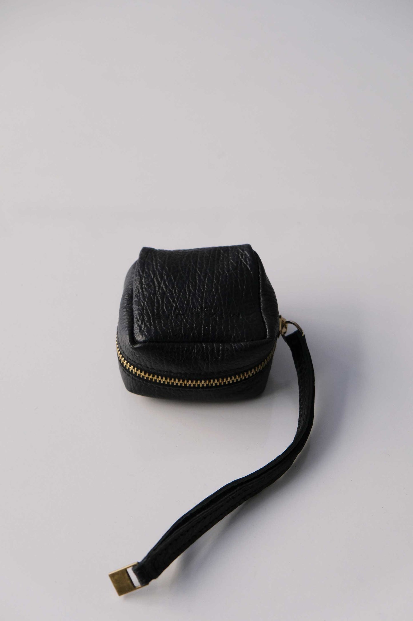 Dream box mini pochette in morbida pelle stampa shark nero - Made in Italy -