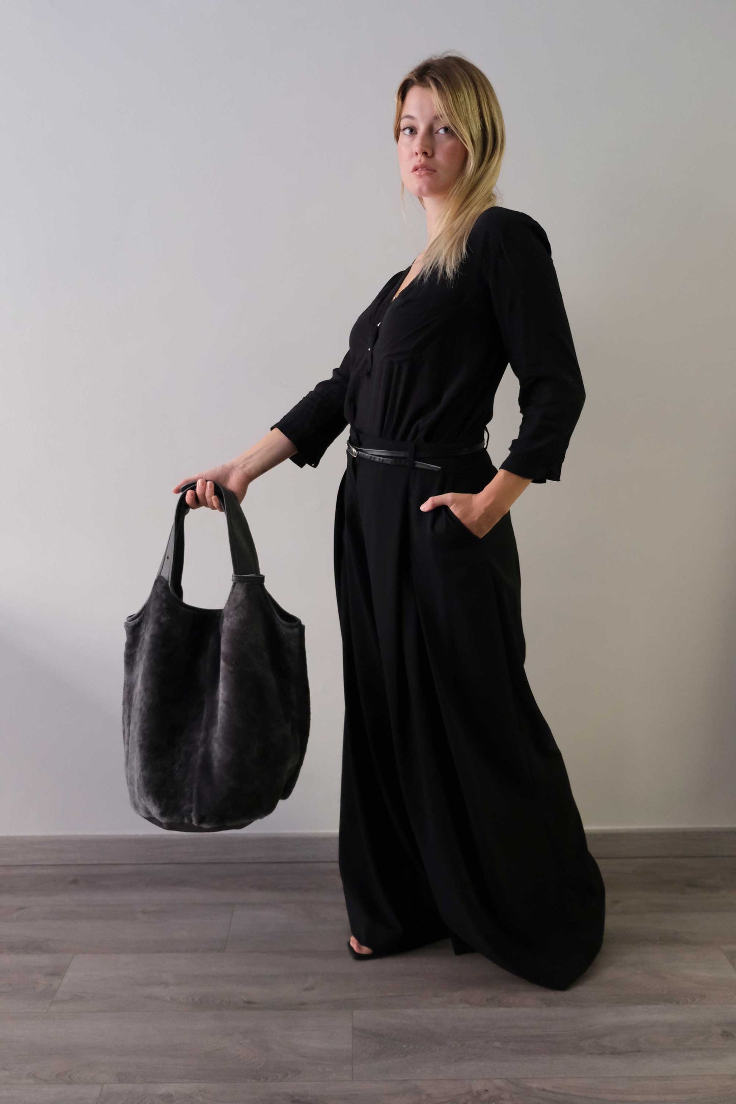 Lena tote bag in graphite shearling leather