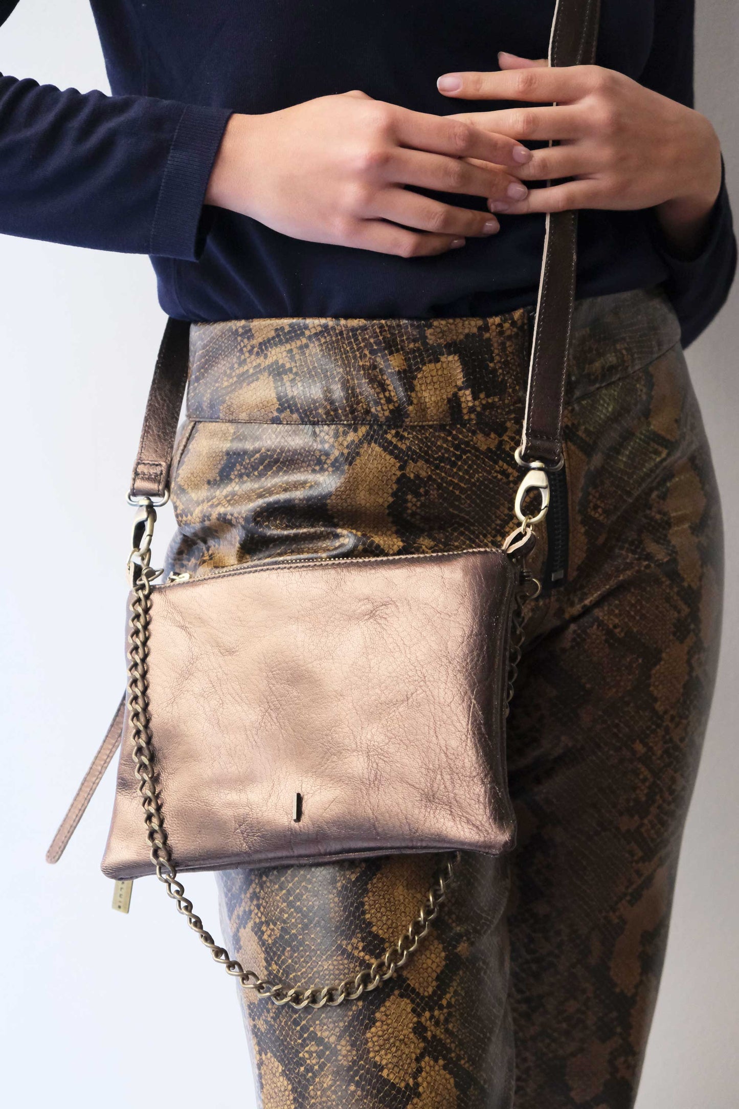 Mikin pochette laminata bronzo - Made in Italy -