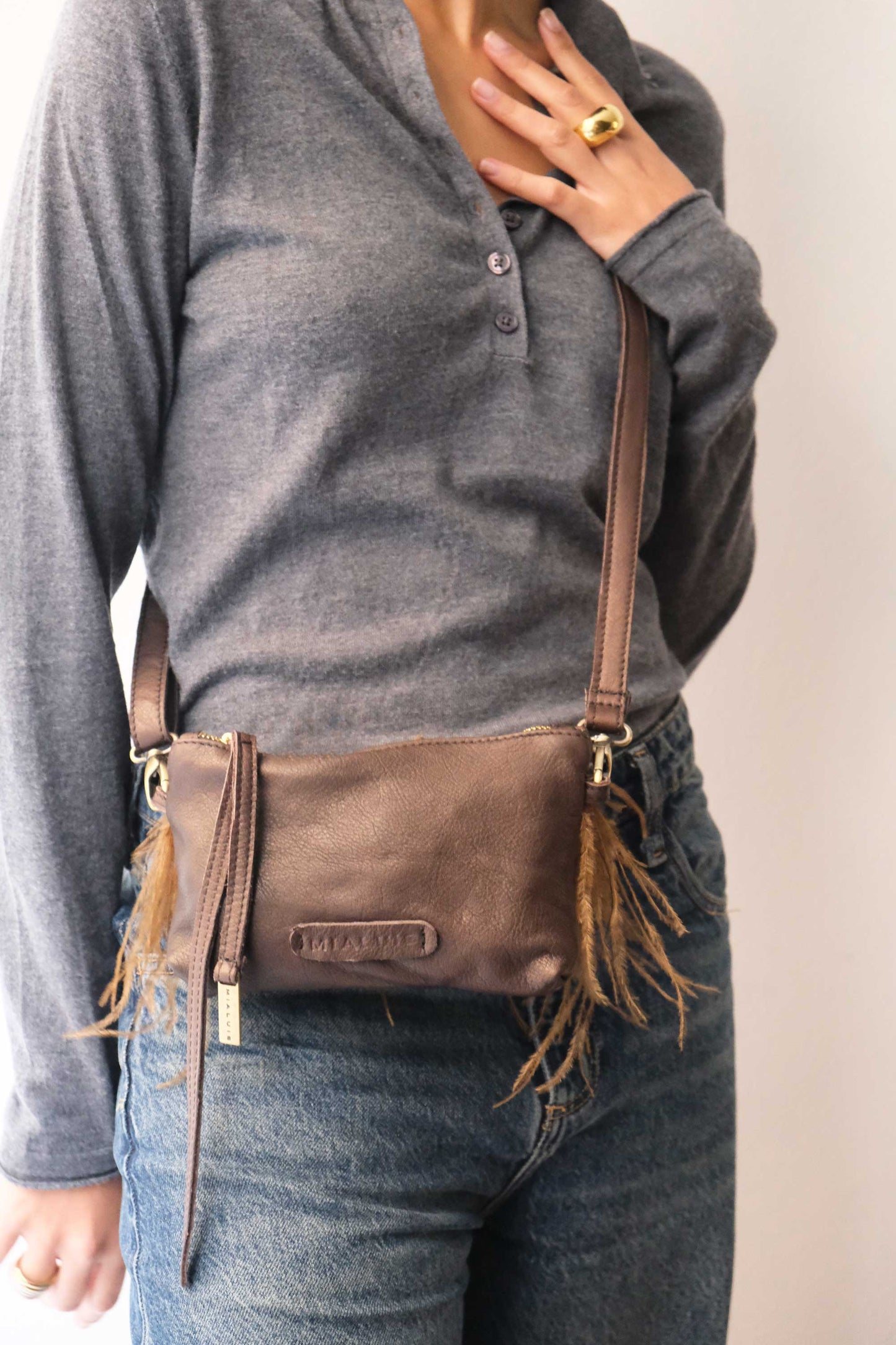 Olga pochette in brown nappa leather with moss feathers - Made in Italy -