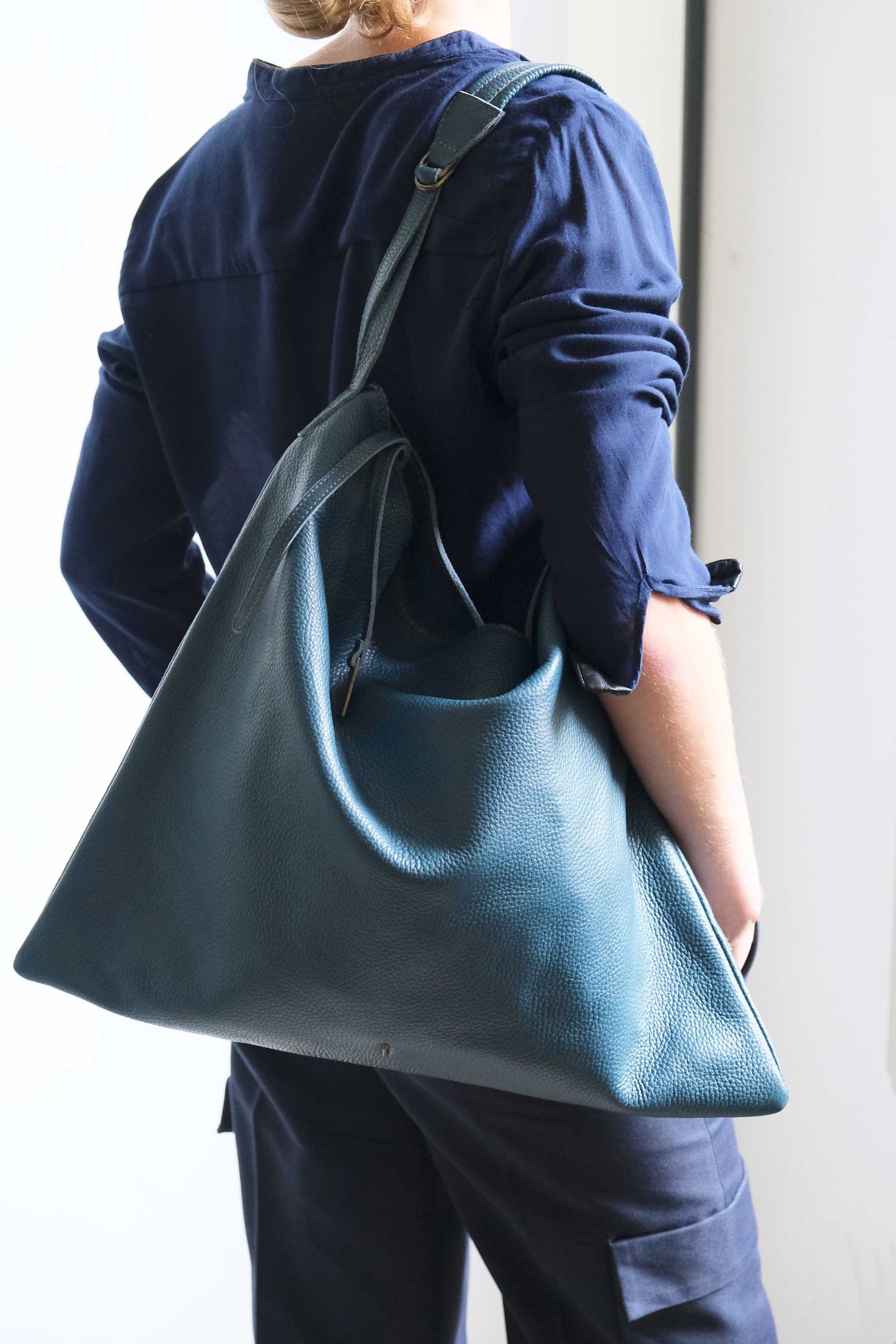 Valentina hobo bag in leather with natural grain