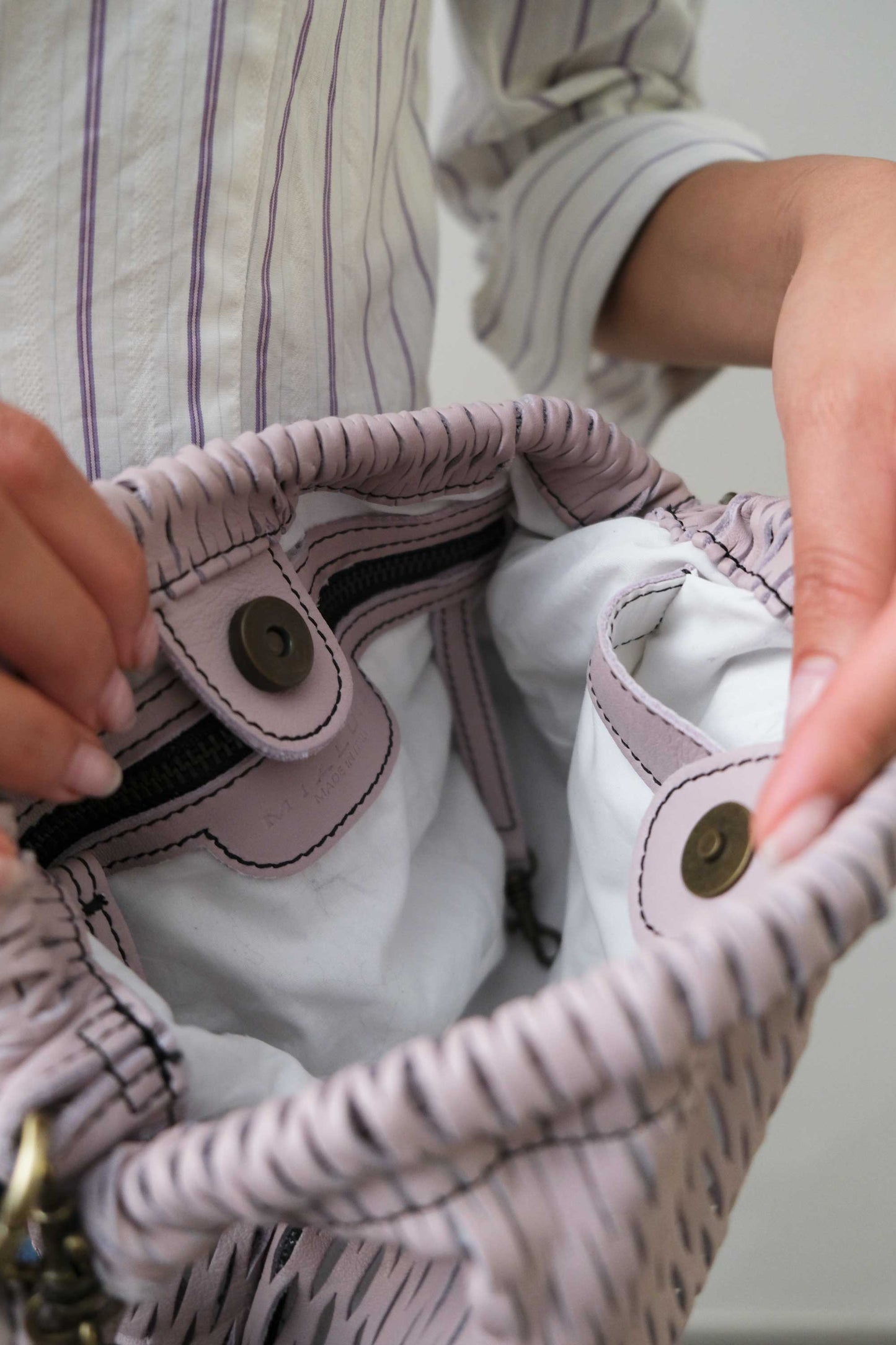 Agnes mini pochette in orchid perforated leather - Made in Italy -