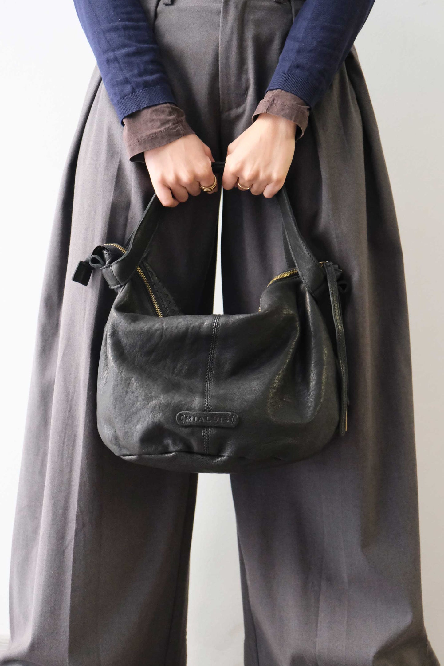 Carola borsa tracolla in pelle traforata nera - Made in Italy -