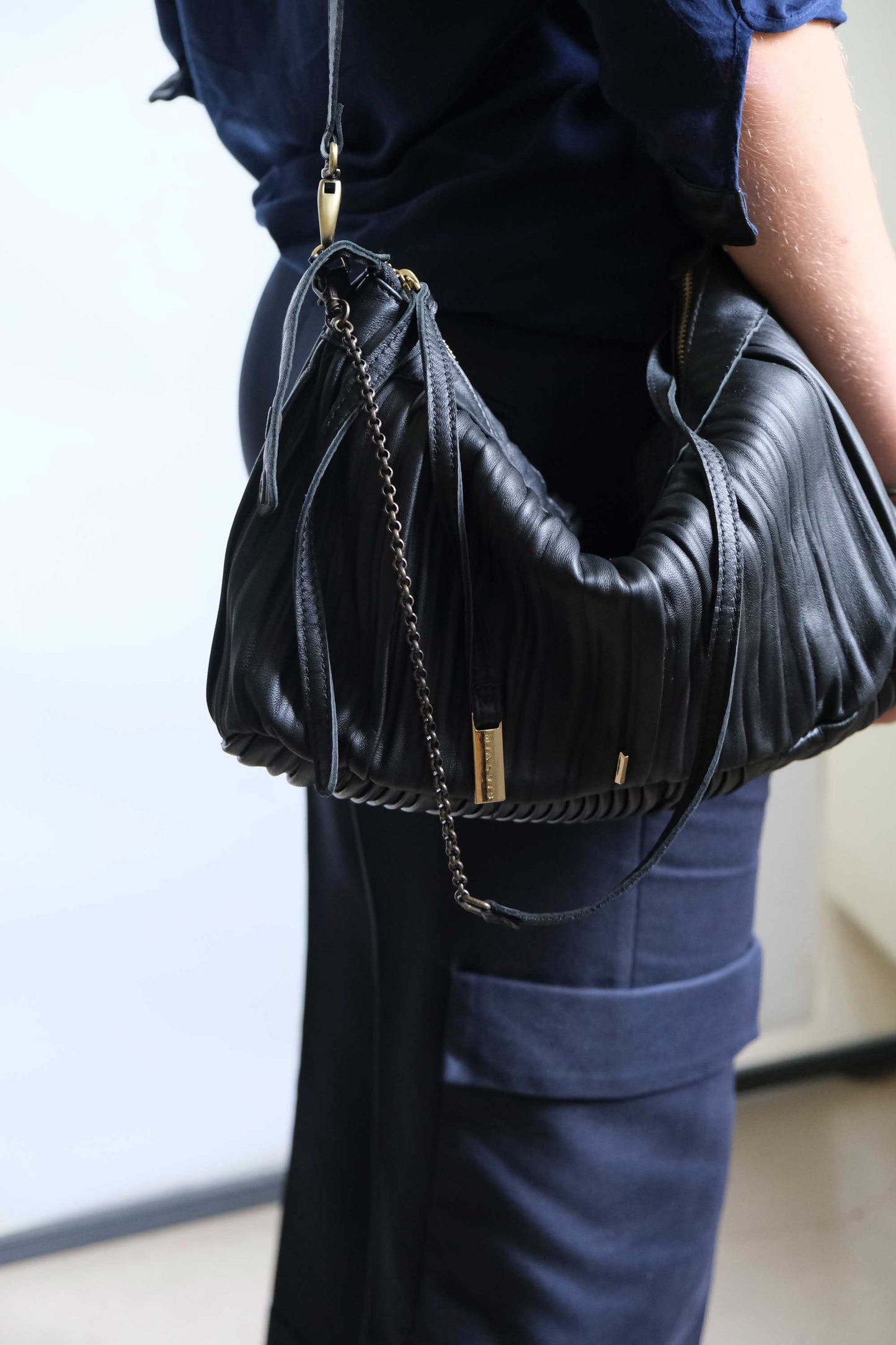 Chicca Media hobo bag in black pleated leather - Made in Italy -