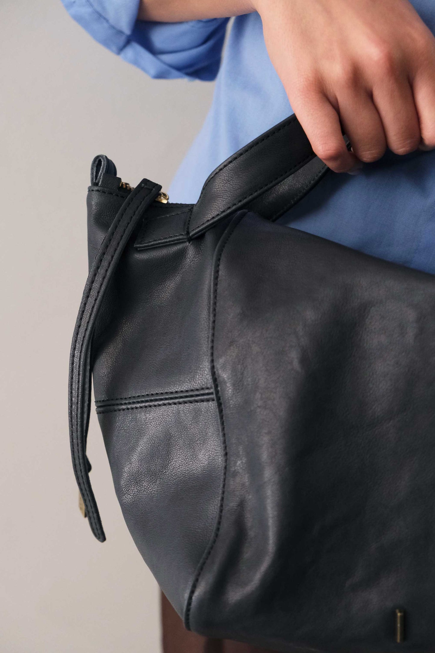 PRE ORDER discount 15%- Marty bag in navy soft nappa  - use code PREORDER15 - DELIVERY IS ESTIMATED WITHIN APPROXIMATELY 30 DAYS FROM THE ORDER DATE- Made in Italy -