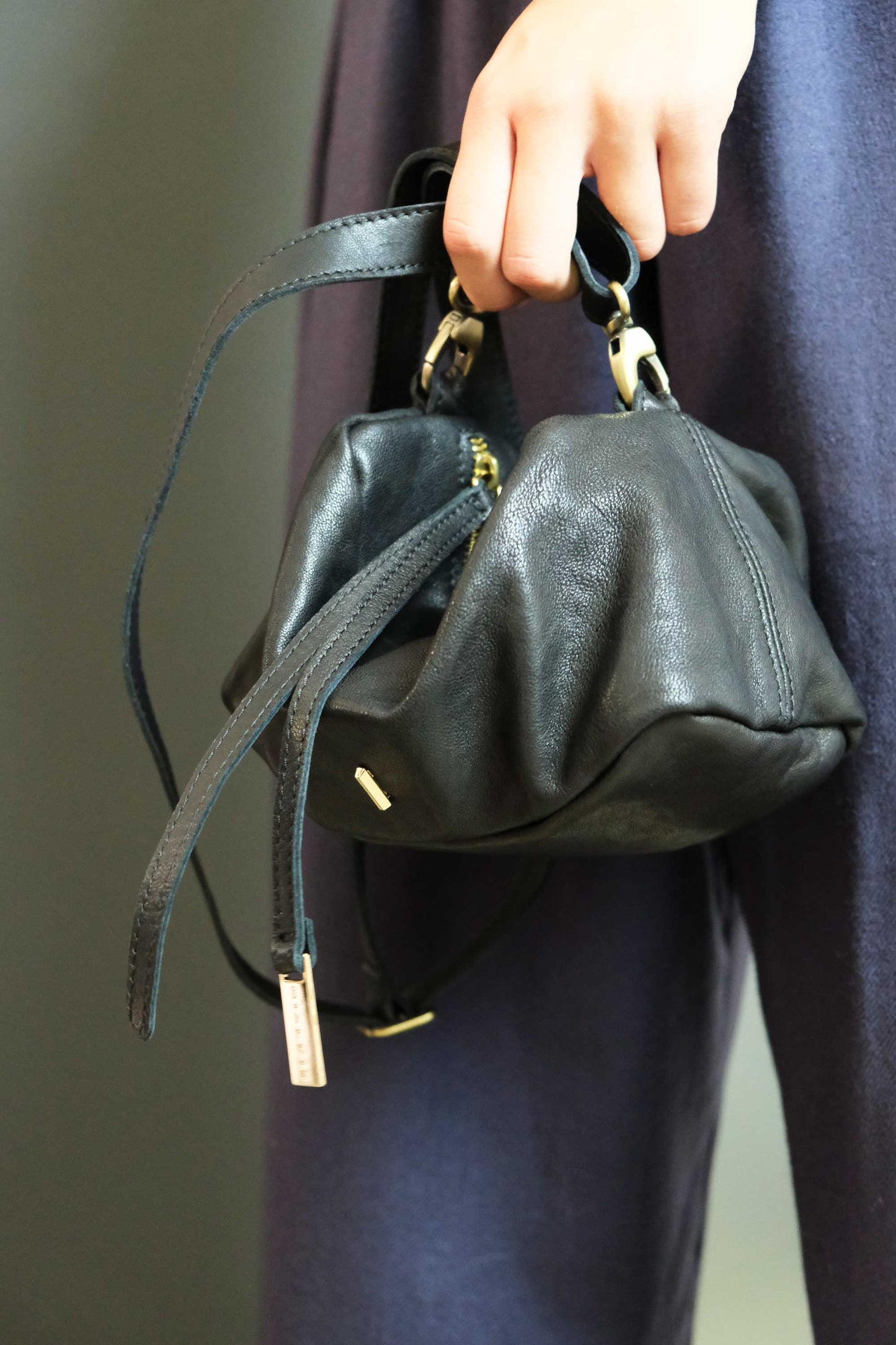 Bobo mini in black nappa vegetable leather