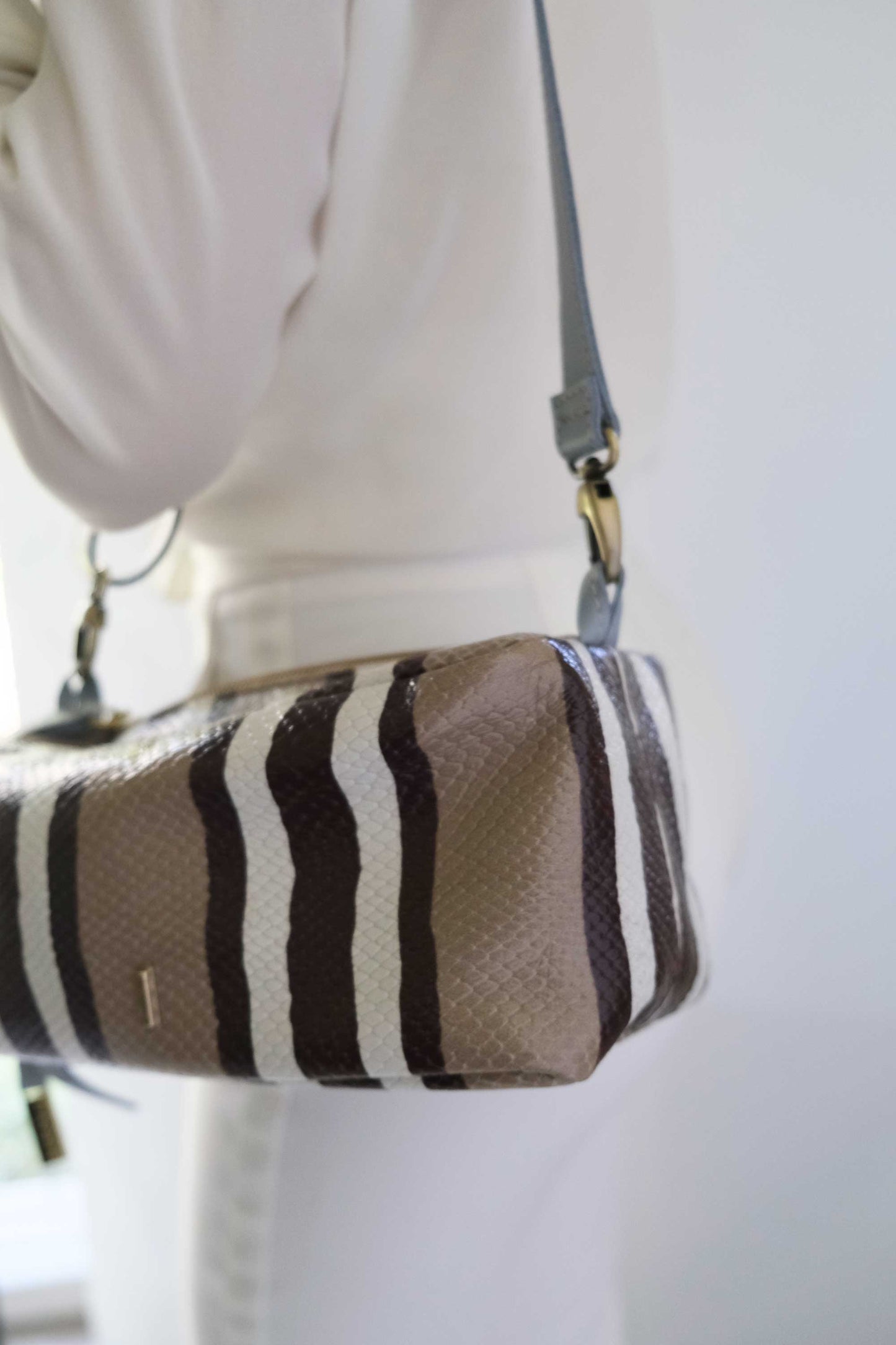 Bobo mini in taupe line with rain handle leather
