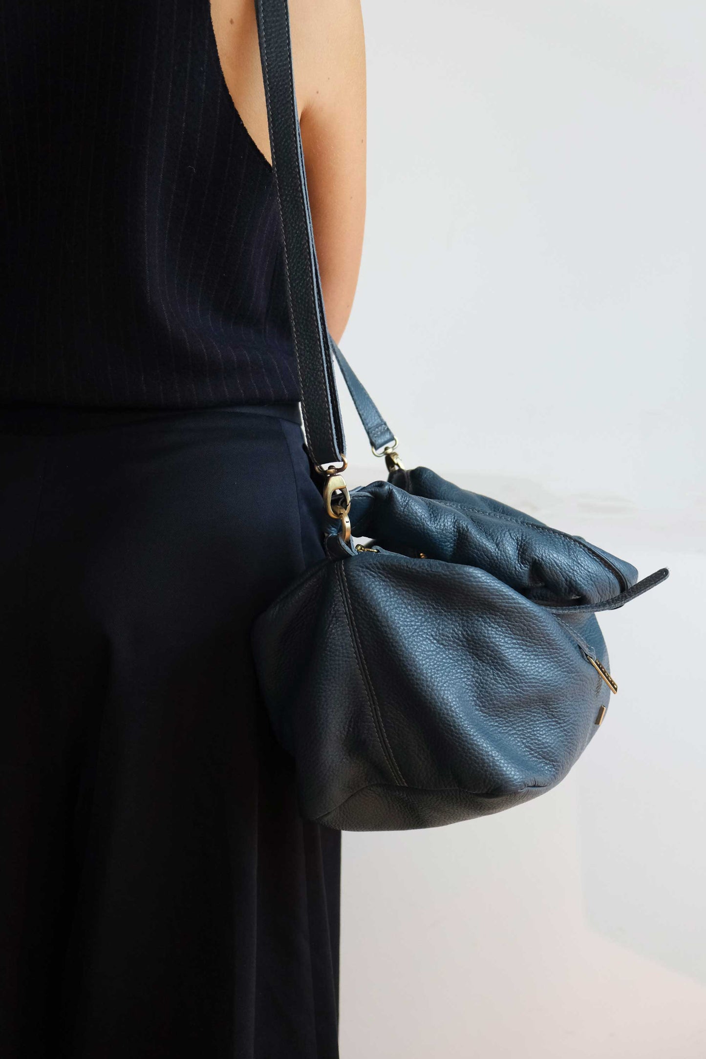 Bobo Torchon top handle bag in leather with natural grain