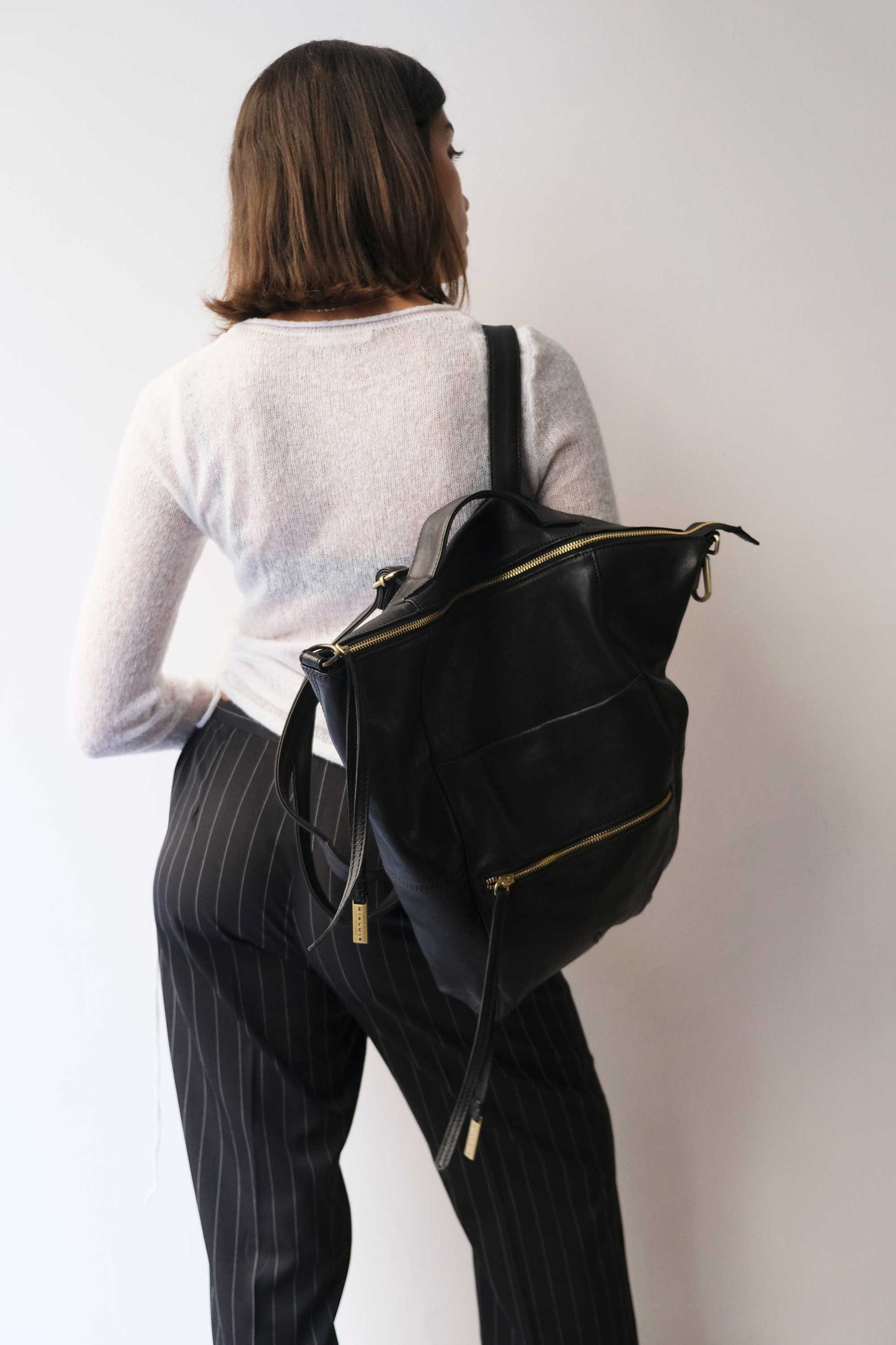 Vicky backpack in black vegetable-tanned nappa leather, - Made in Italy -