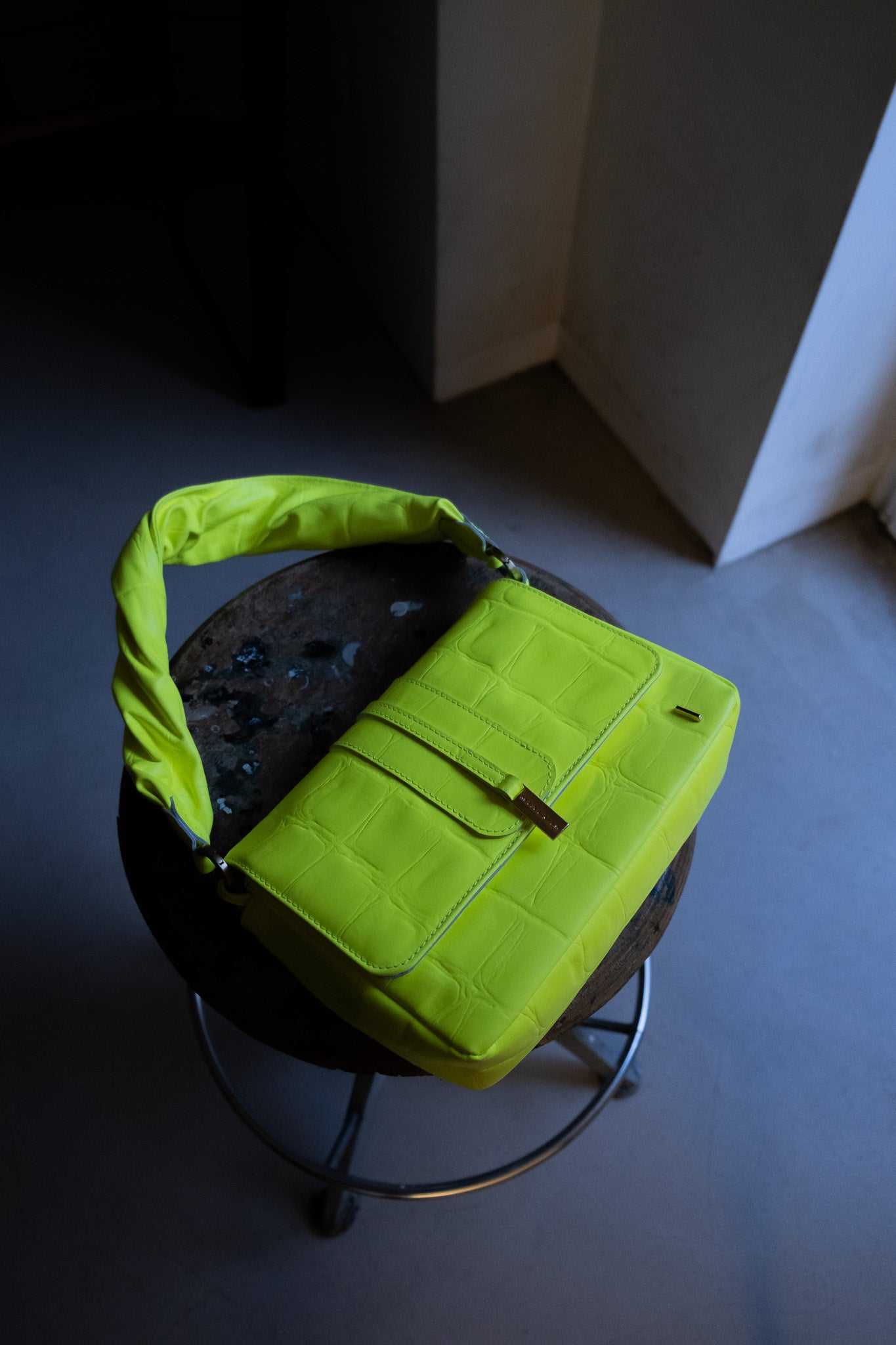 Estel in fluo yellow leather
