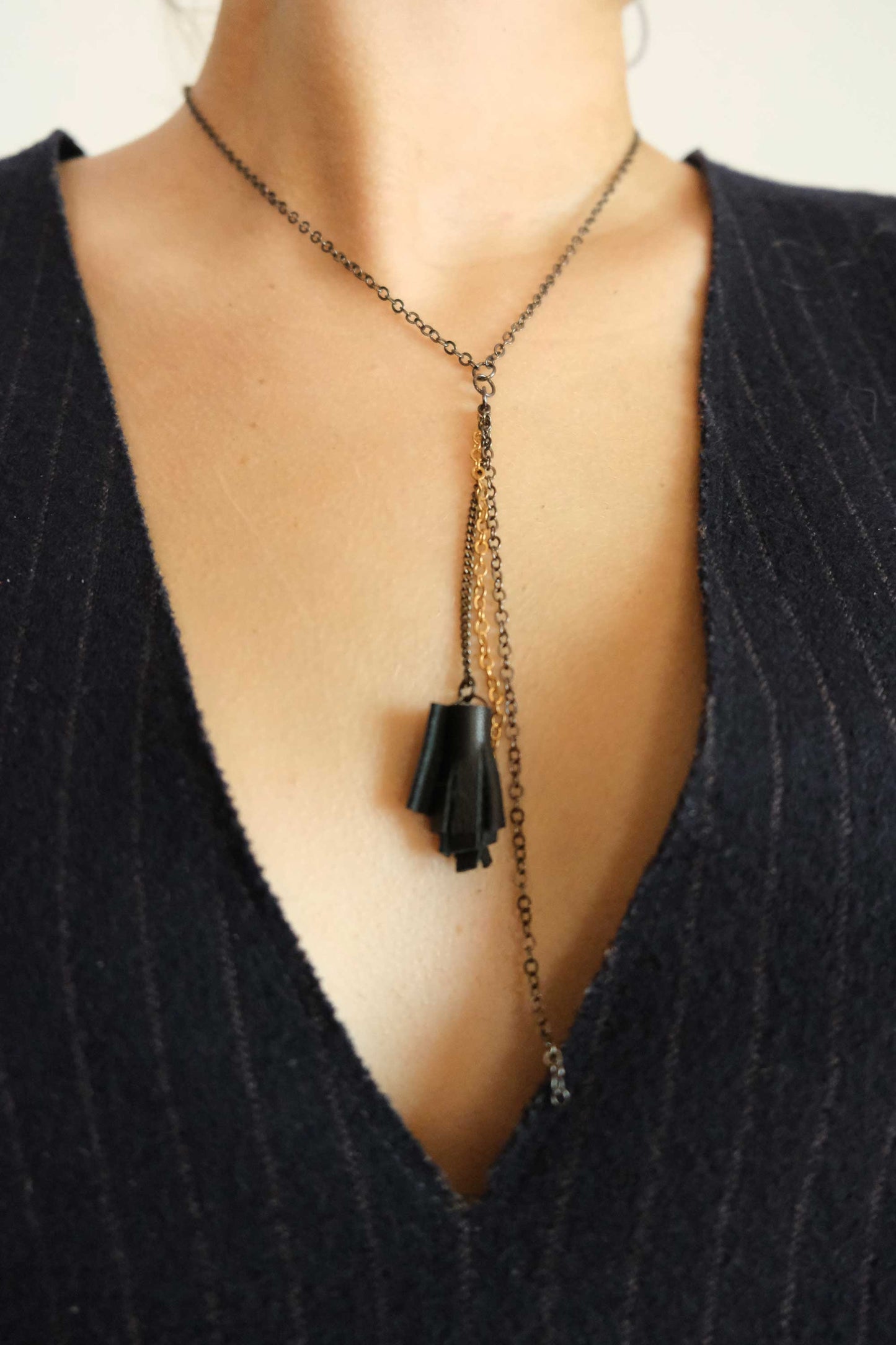 Afrodite micro Necklace black