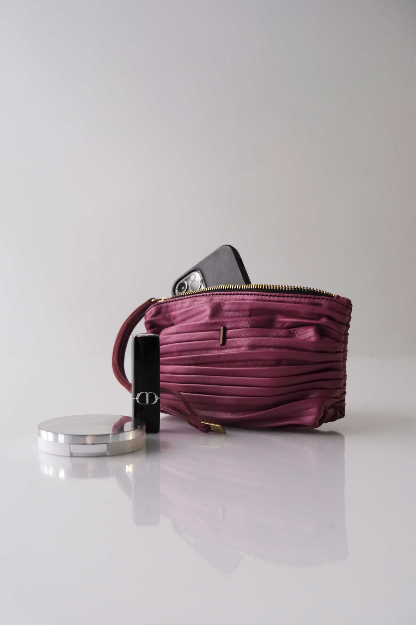 Dream stretch pochette in barolo pleated leather - Made in Italy -