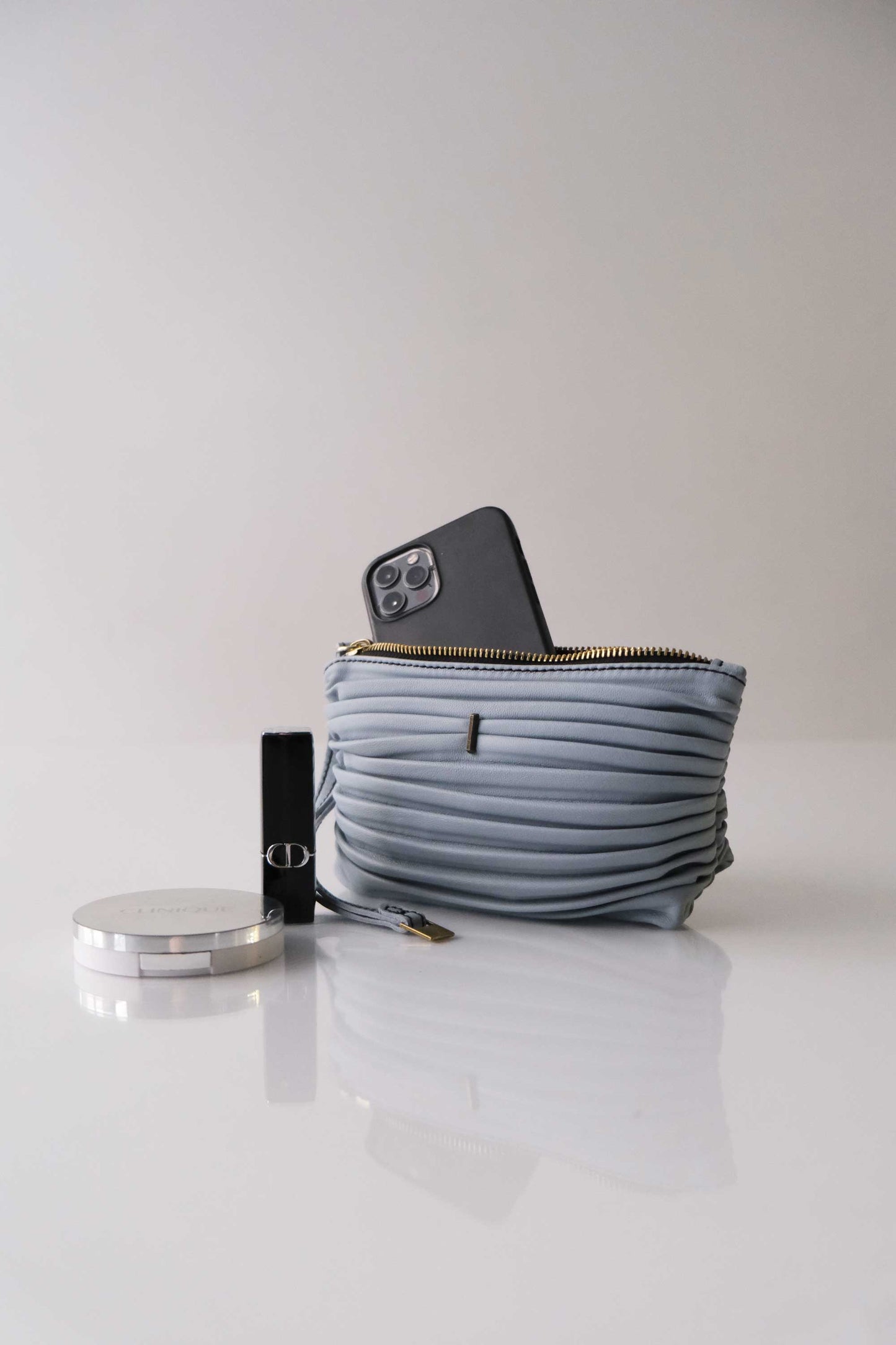 Dream stretch pochette in sky blue pleated leather - Made in Italy -