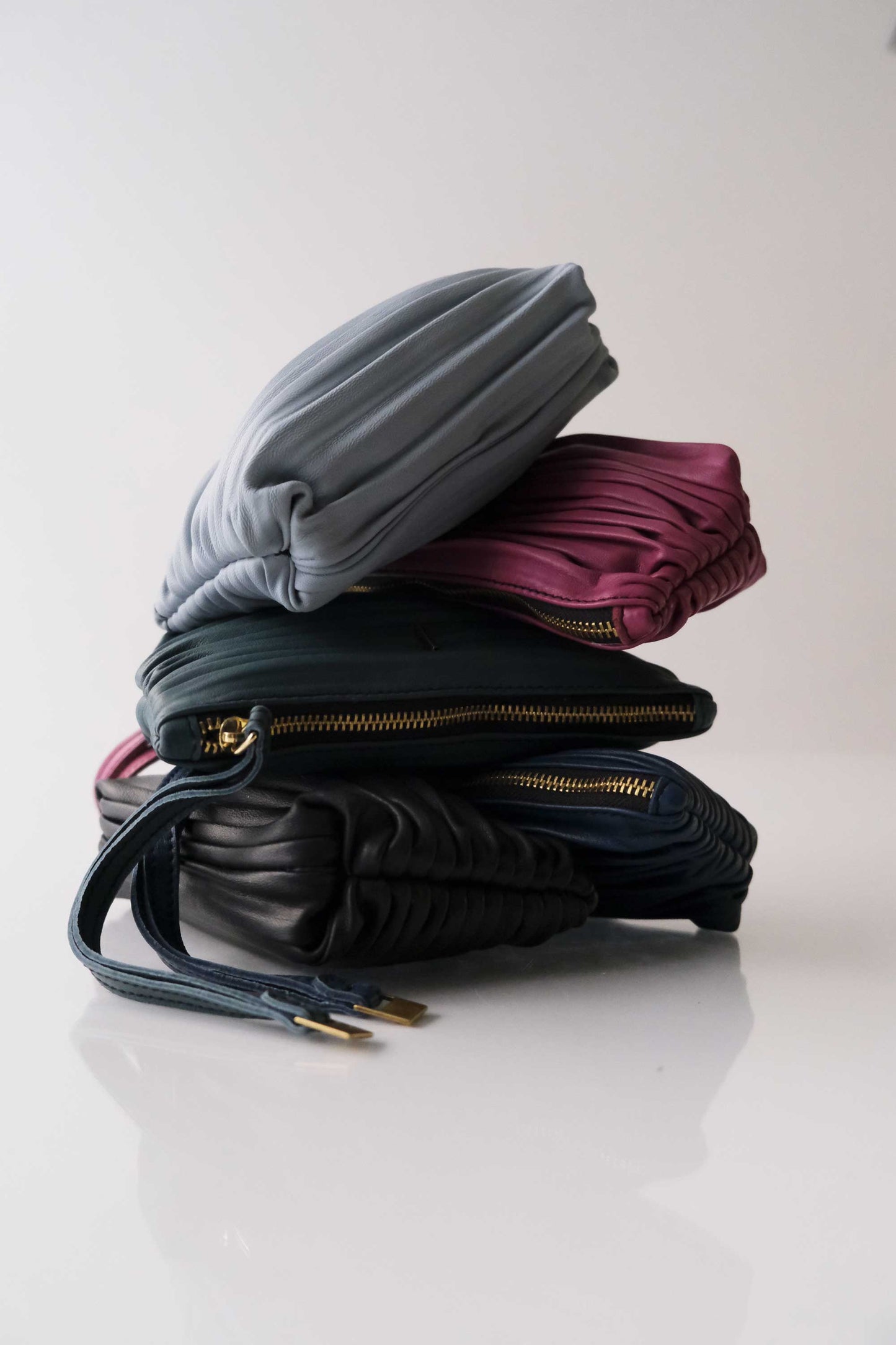 Dream stretch pochette in sky blue pleated leather - Made in Italy -