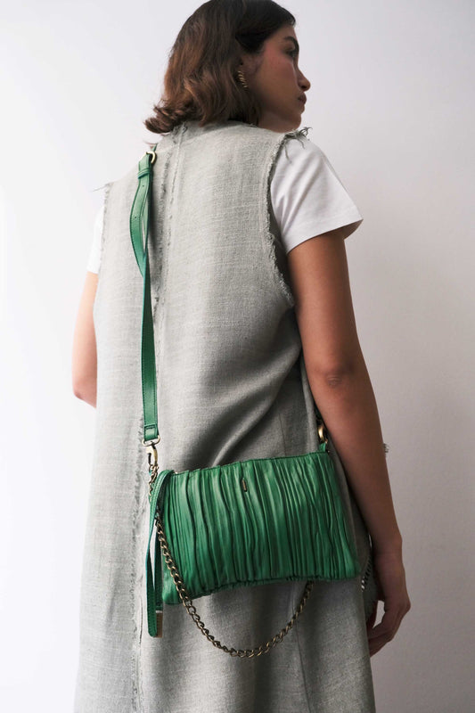 Mikin pochette in emerald pleated soft leather