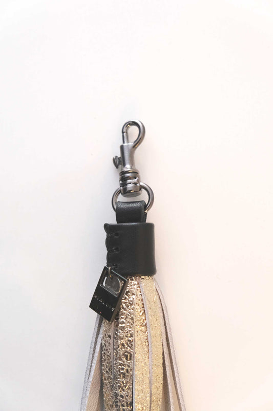 Keychain in leather gold