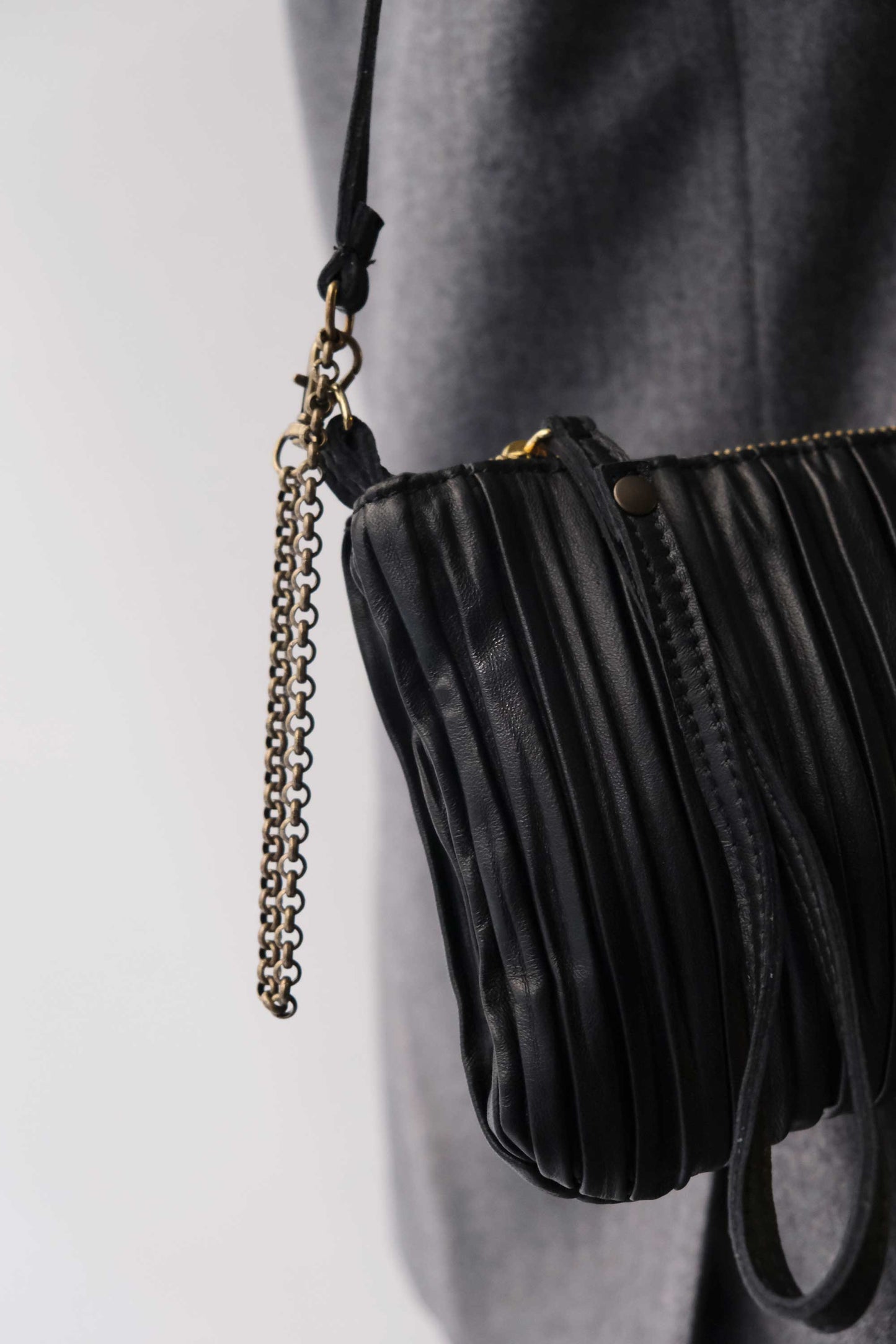 Tina pochette in black pleated leather - Made in Italy -