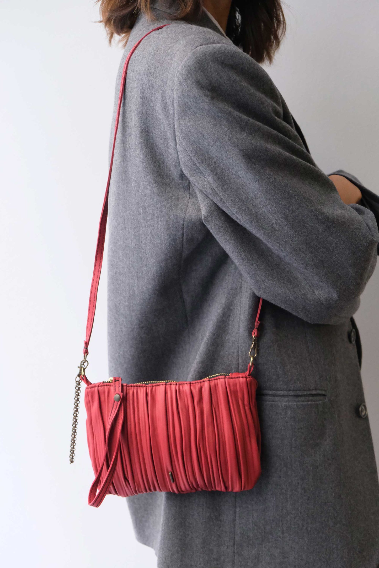 Tina pochette in red pleated leather - Made in Italy -