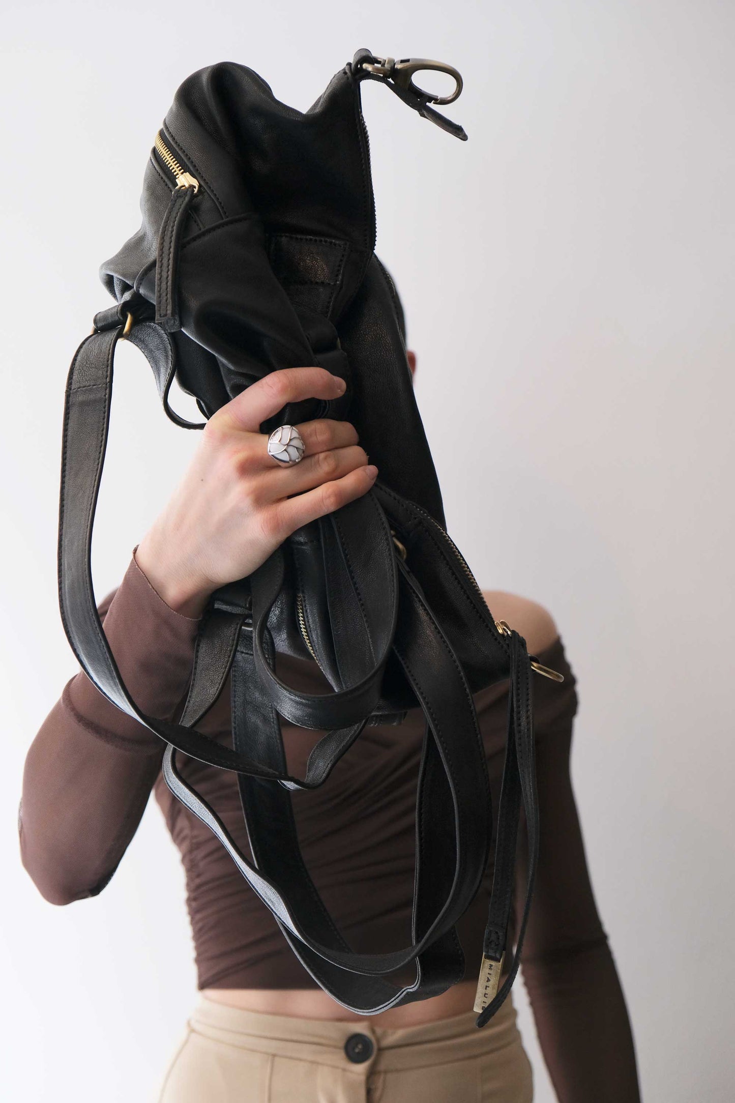 Vicky 2 zaino in nappa nera conciata al vegetale - Made in Italy -