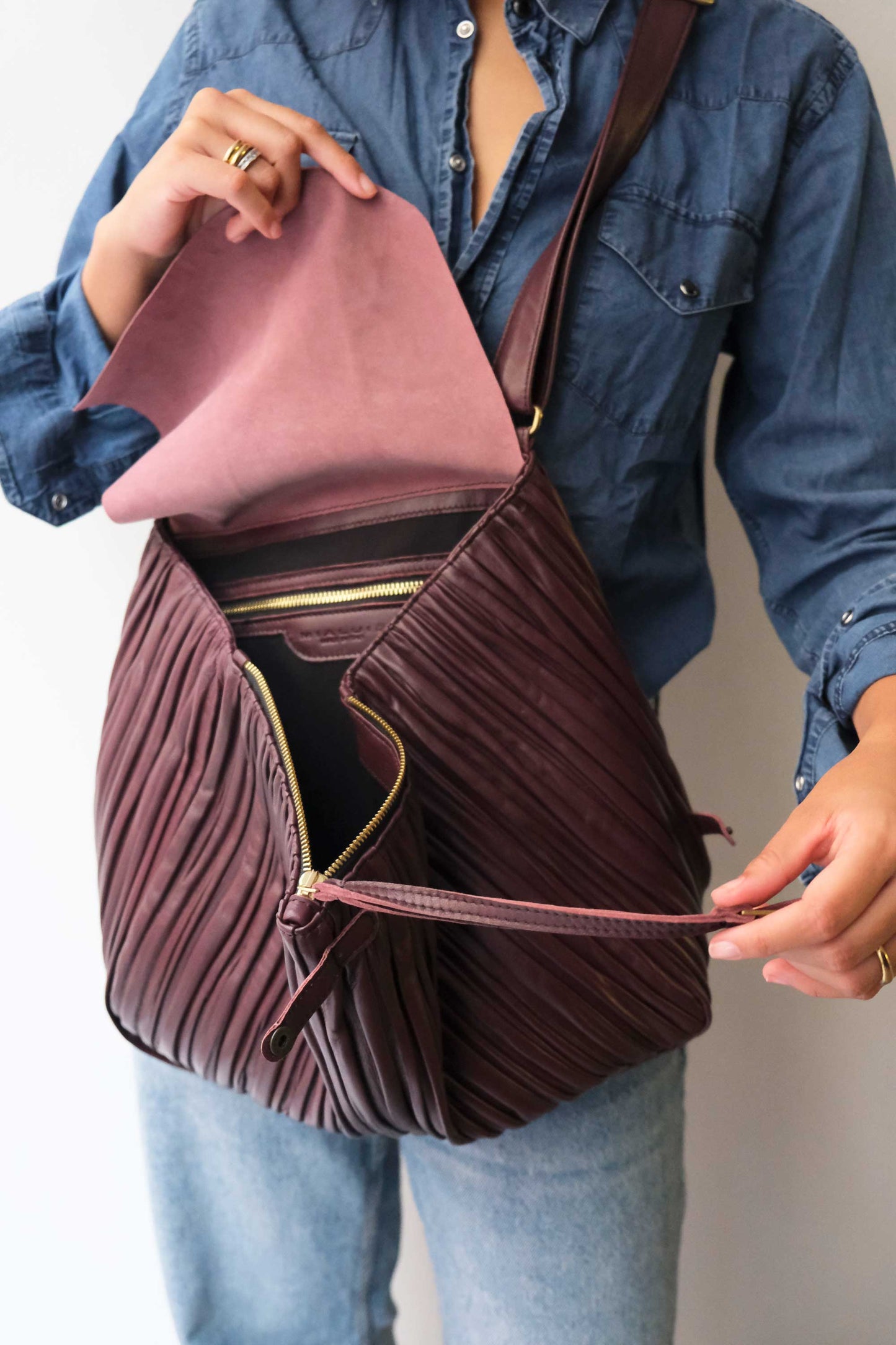 Gabri tote bag in pleated plum colour nappa leather - Made in Italy