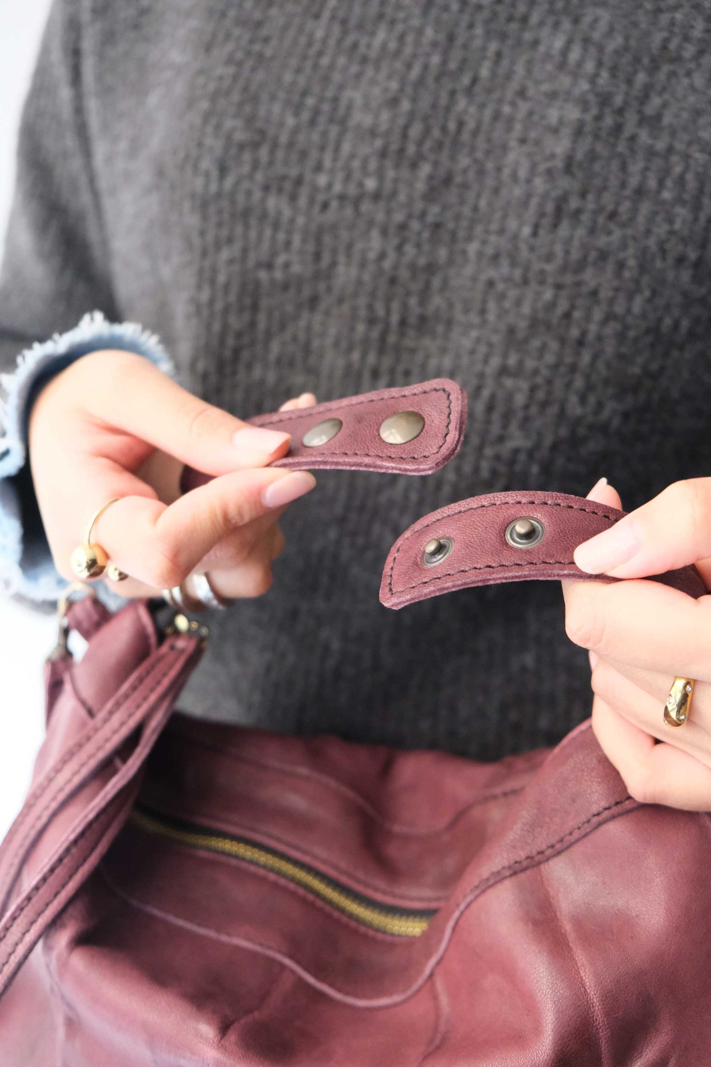 Chicca Media hobo bag in plum lomé nappa - Made in Italy -