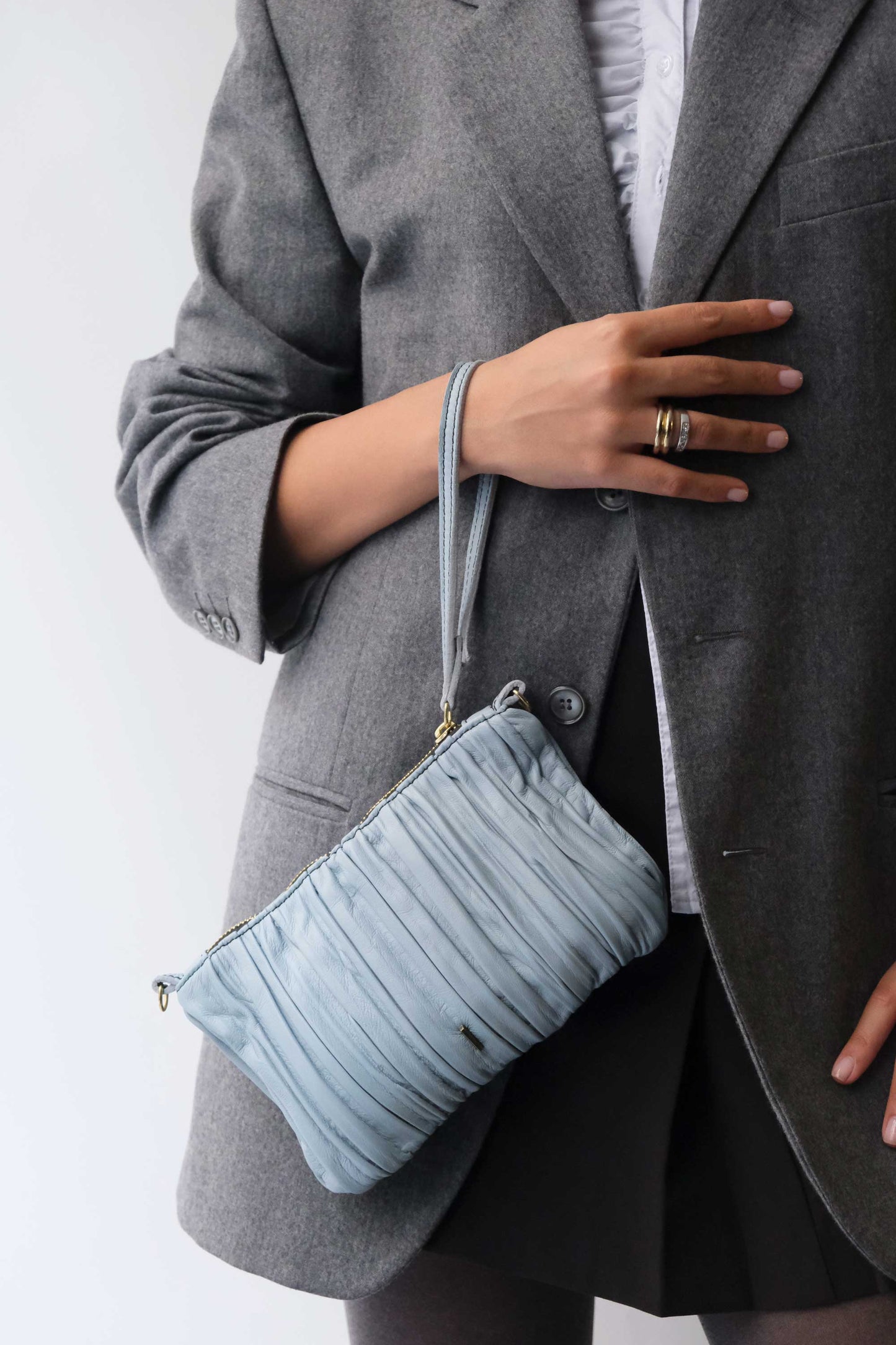 Tina pochette in sky blue pleated leather - Made in Italy -