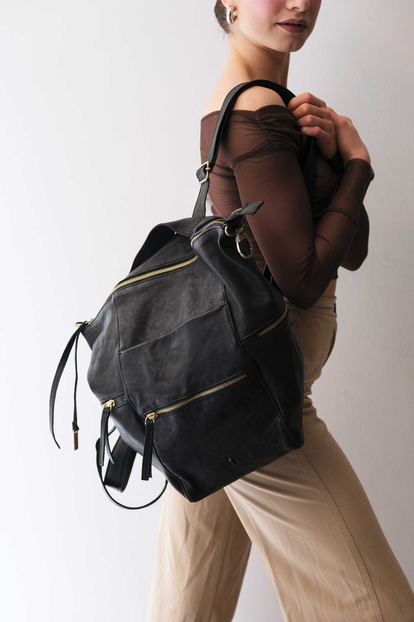 Vicky 2 zaino in nappa nera conciata al vegetale - Made in Italy -
