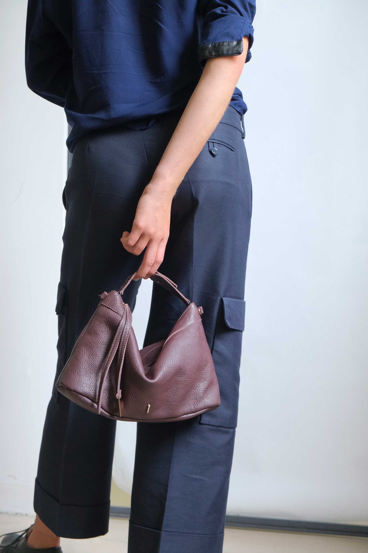 Chicca Media hobo bag in burgundy leather with natural grain