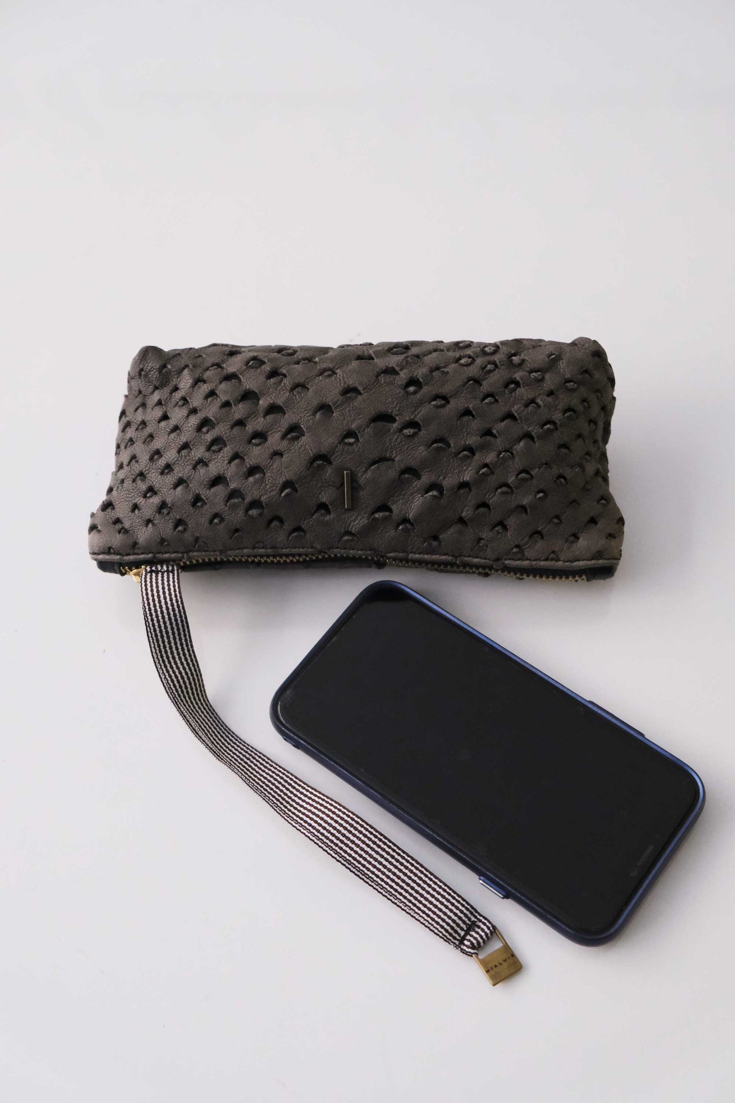 Dream Big soft graphite nappa taipan-effect pochette – The Sustainable Pochette – Made in Italy