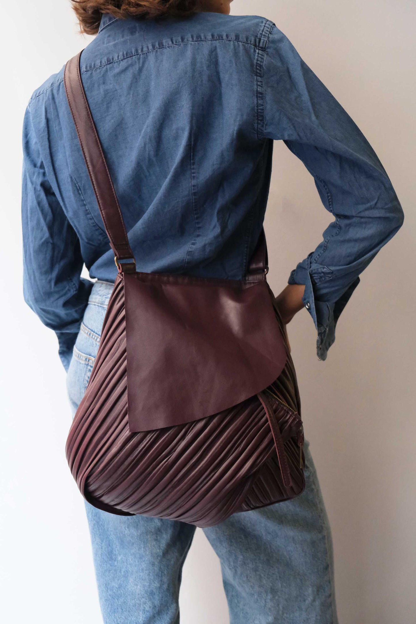 Gabri tote bag in pleated plum colour nappa leather - Made in Italy