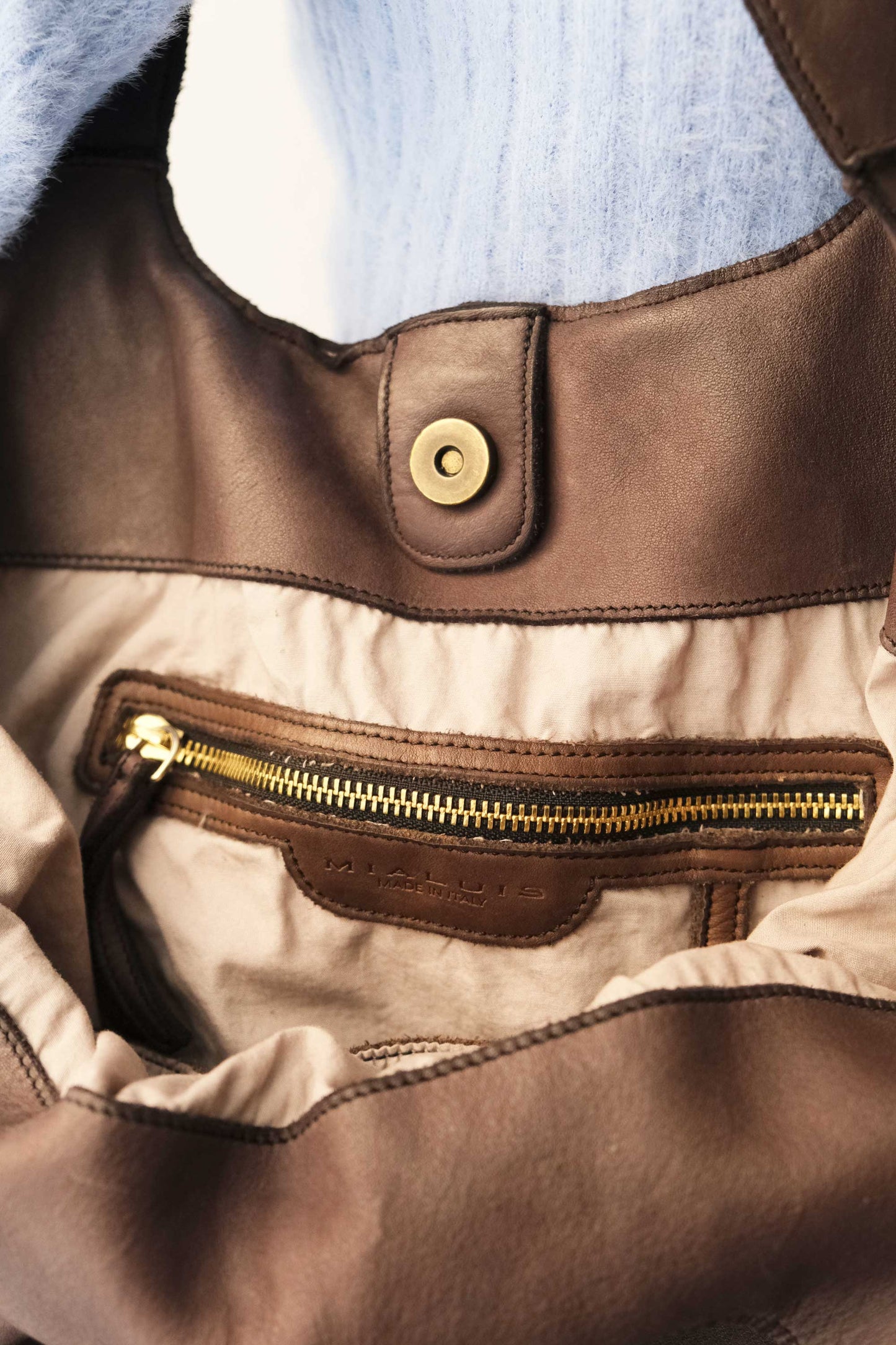 Re bag brown garment-dyed leather - Made in Italy -