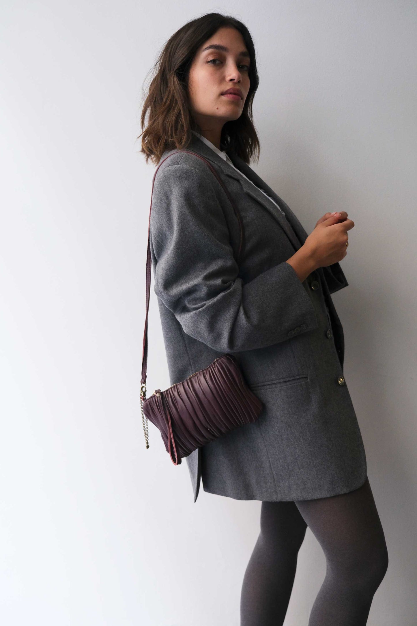 Tina pochette in plum pleated leather - Made in Italy -