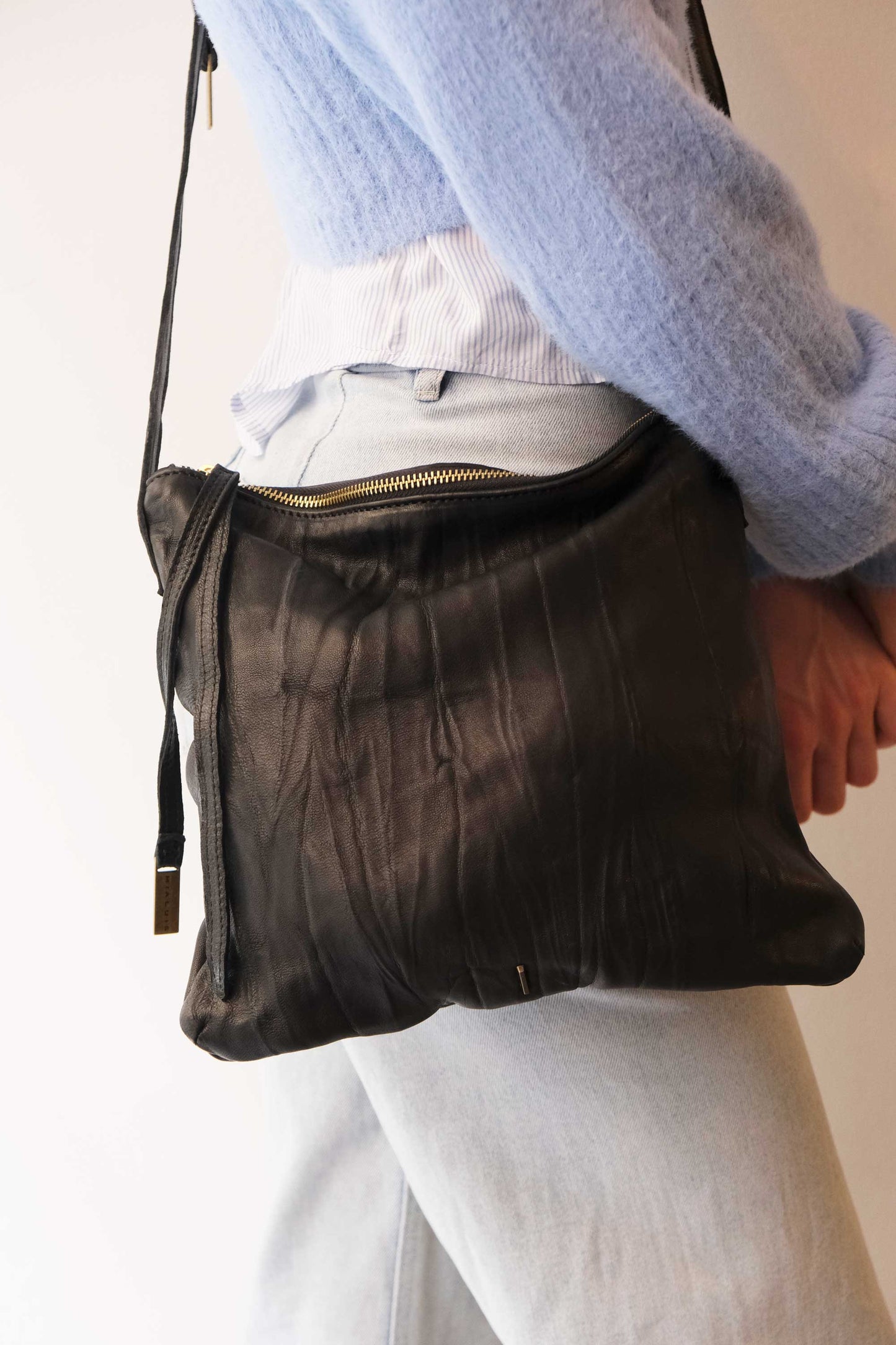 Valentina small hobo bag in black lomè leather - Made in Italy -