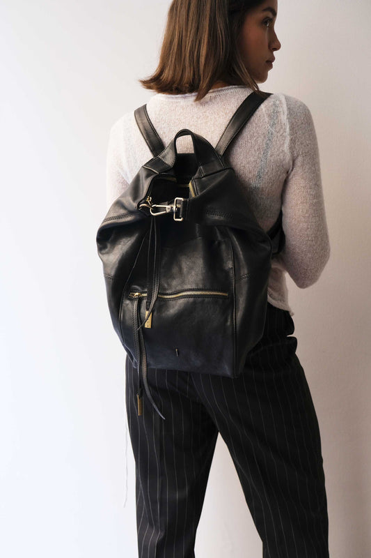 Vicky backpack in black vegetable-tanned nappa leather, - Made in Italy -