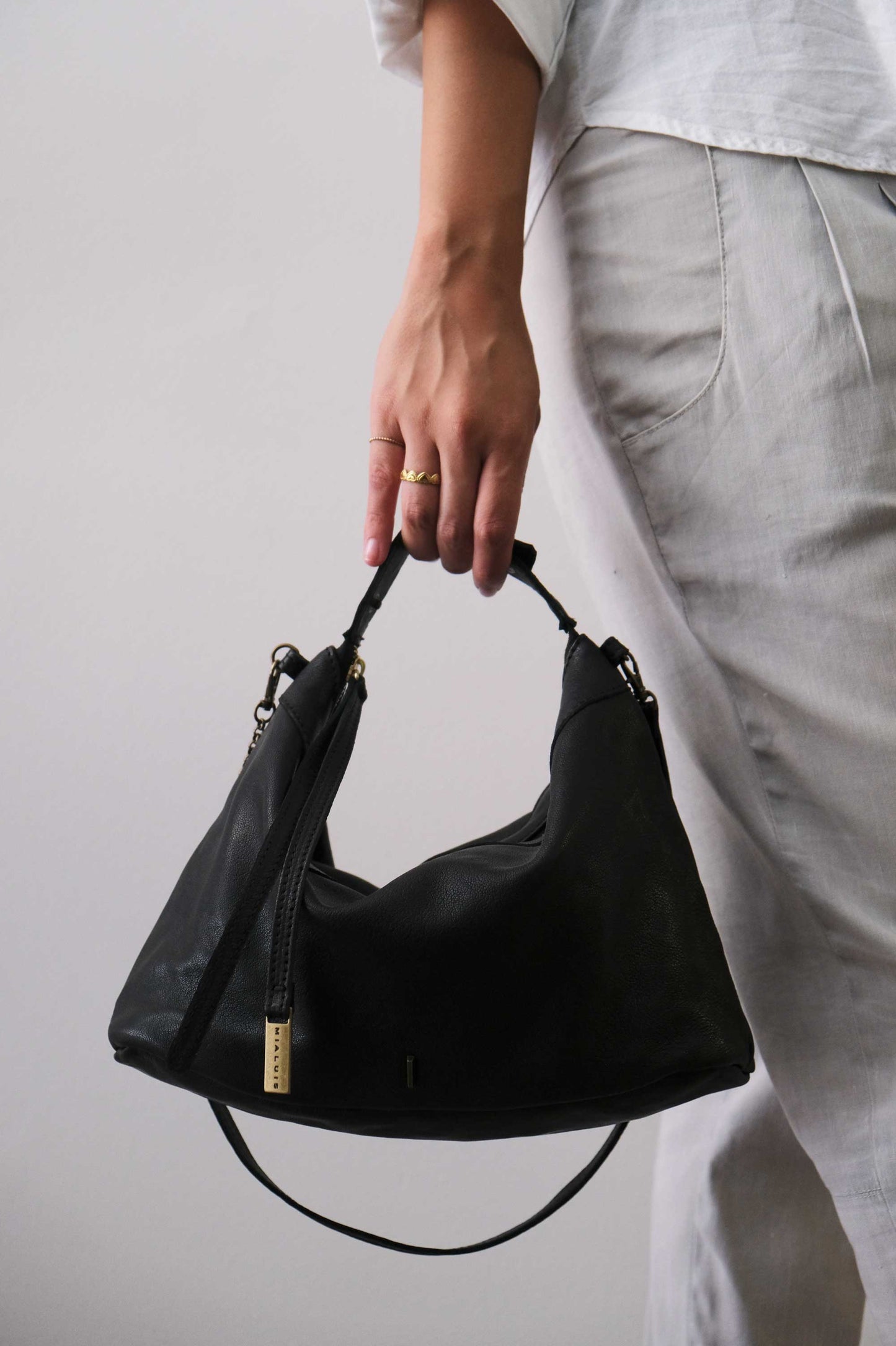 Chicca MediA hobo bag in black nappa vegetable leather - Made in Italy -