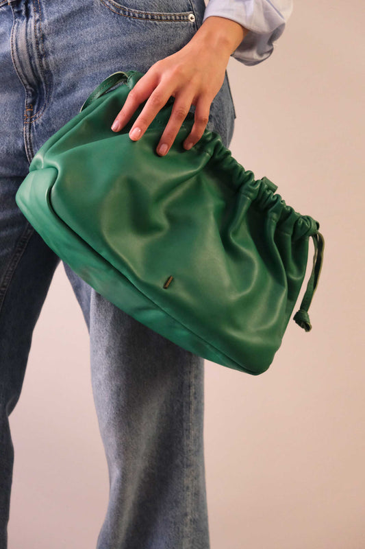 Agnes bucket in emerald soft leather