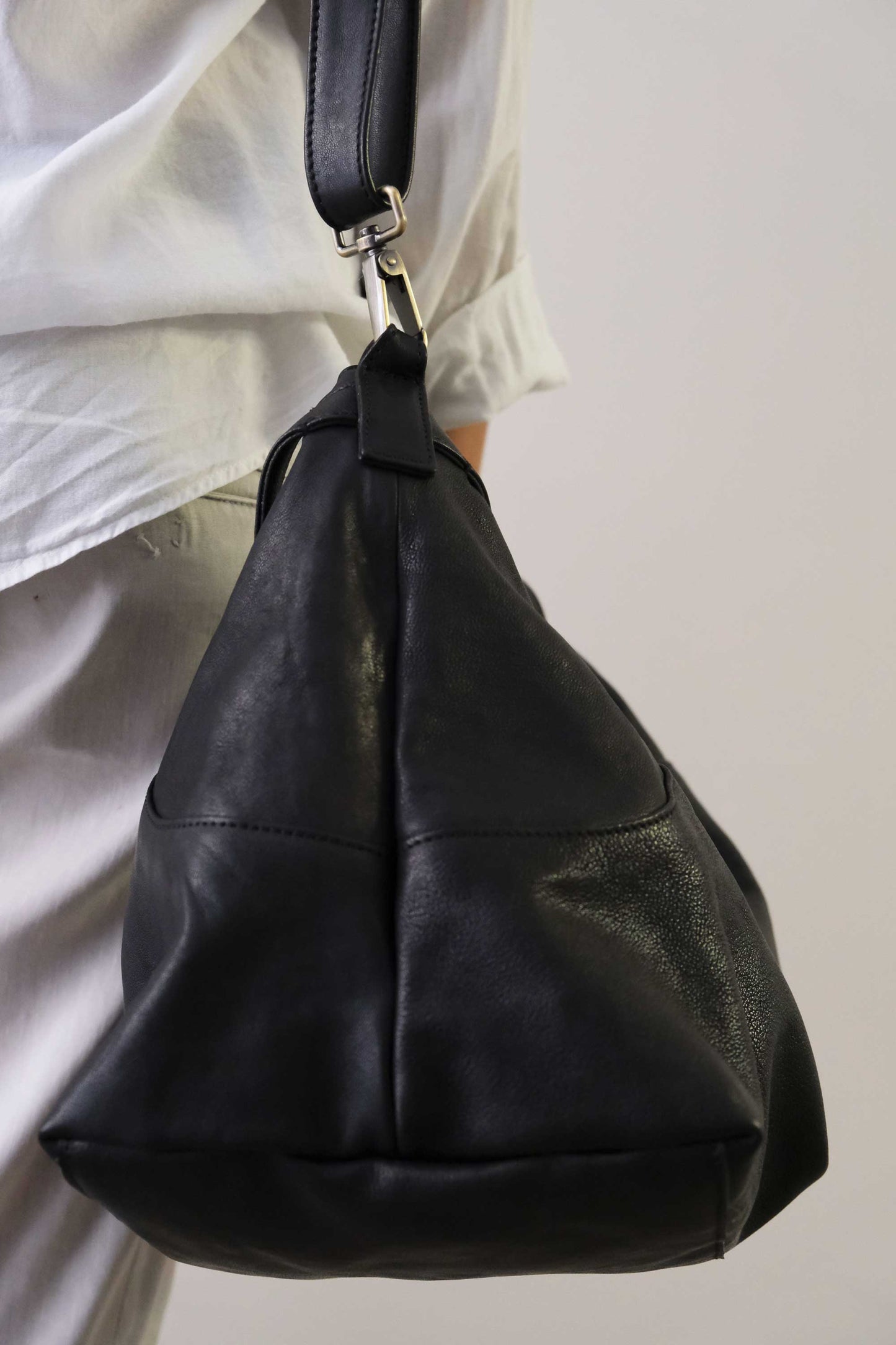 Cloudy crossbody bag in black nappa leather - Made in Italy -