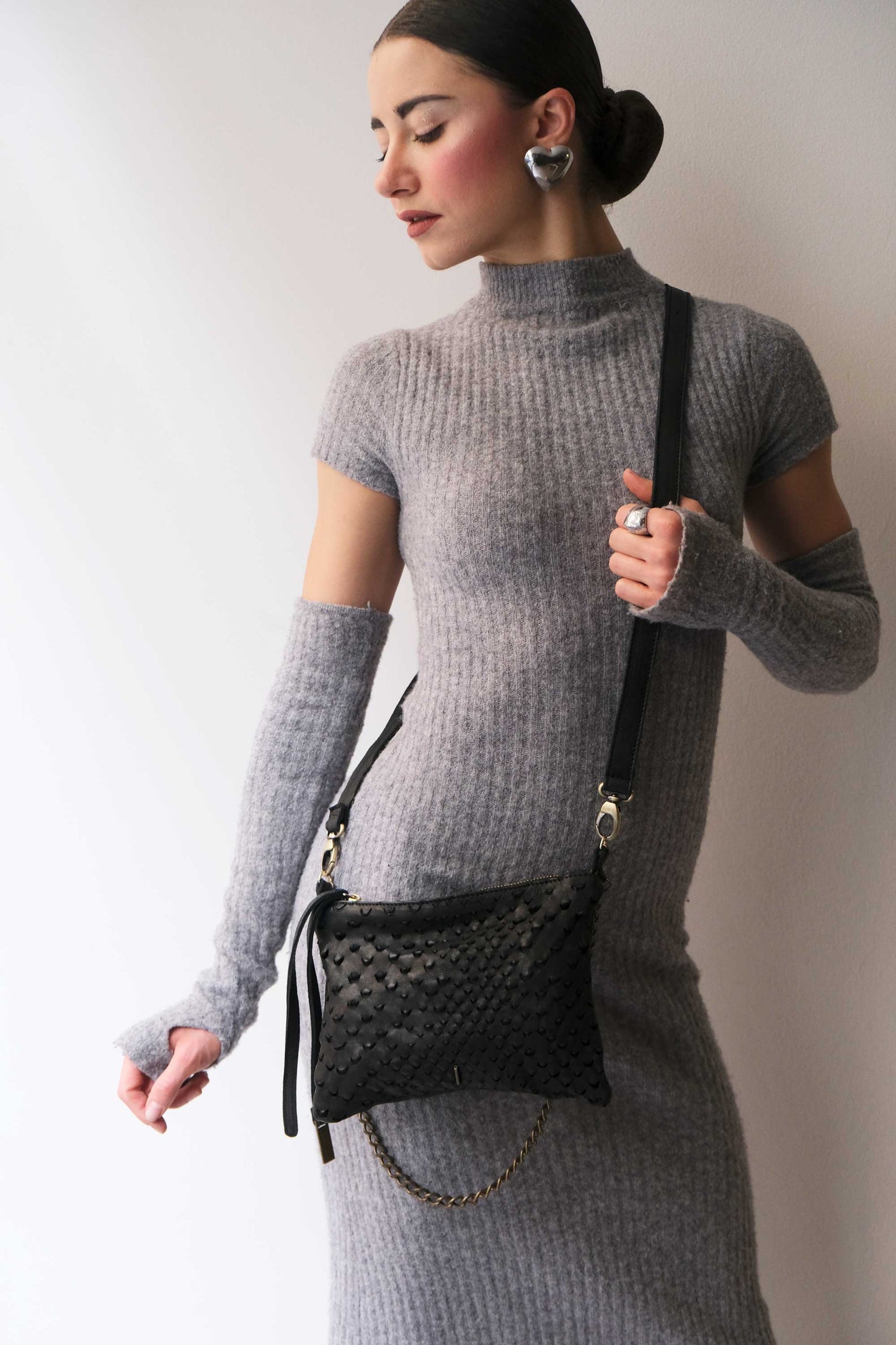 Mikin black pochette in taipan vegetable-tanned leather – Made in Italy -