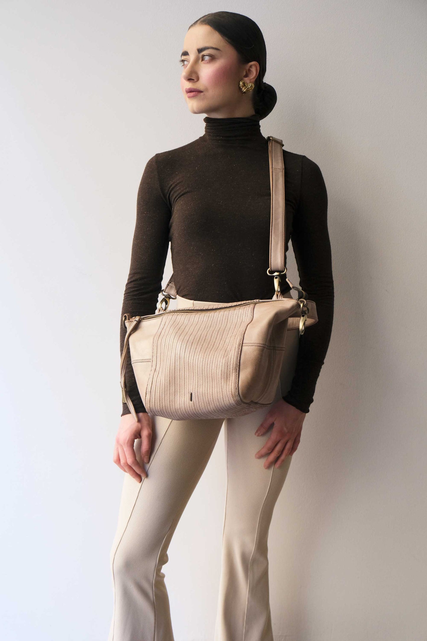 Mina media tote bag in turner sand soft leather - Made in Italy -