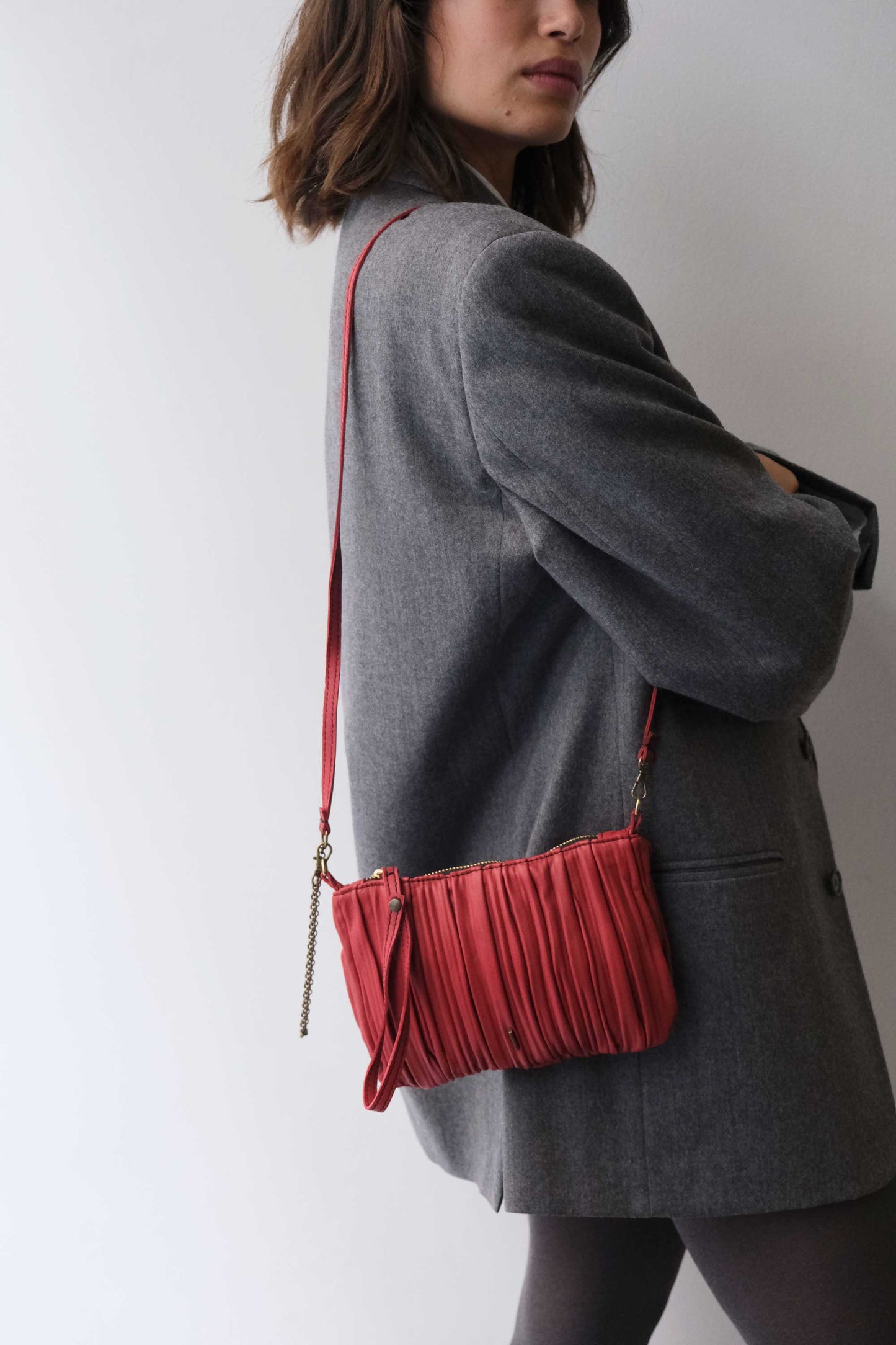 Tina pochette in red pleated leather - Made in Italy -