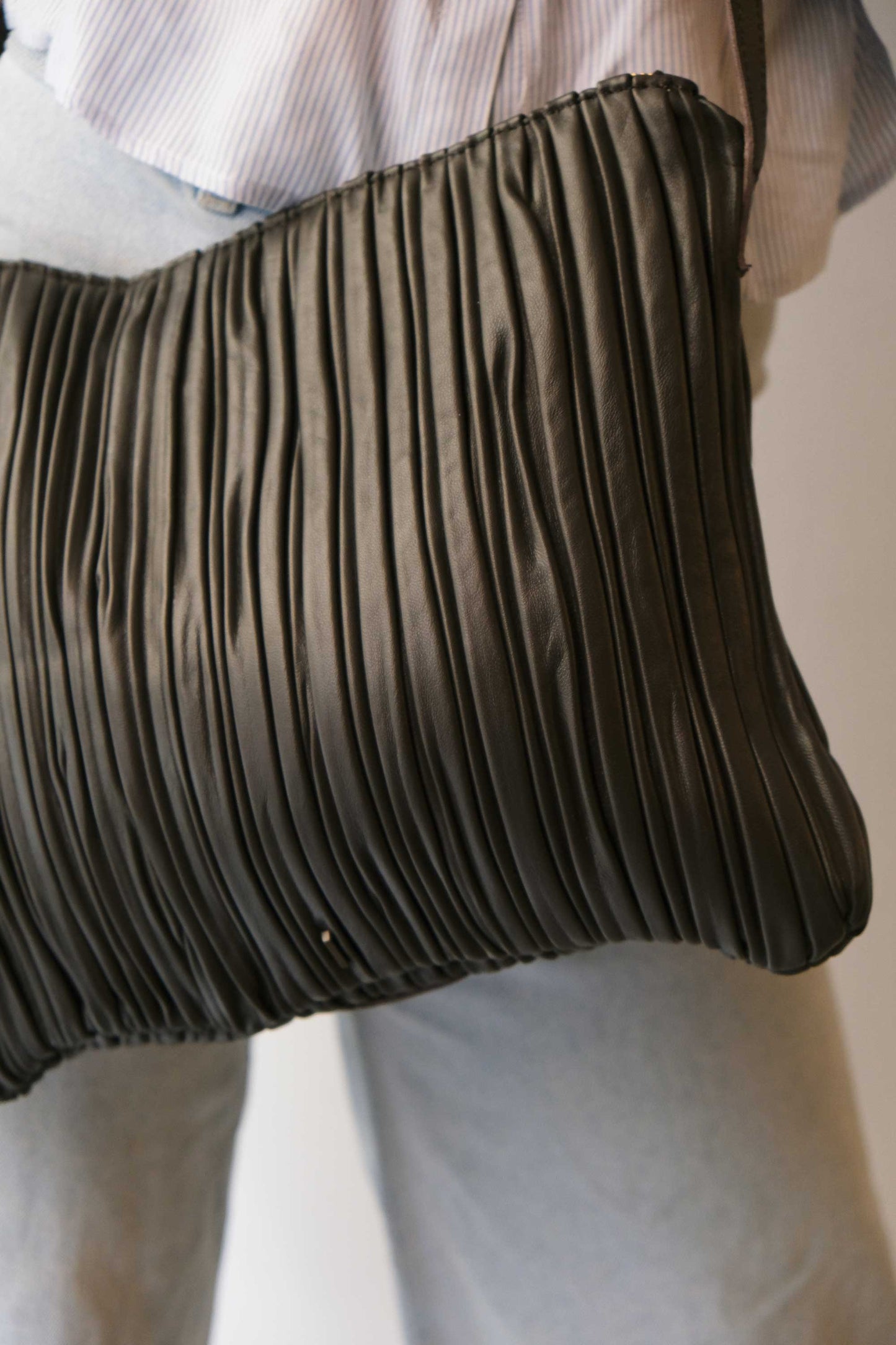 Valentina small hobo bag in brown pleated leather - Made in Italy -