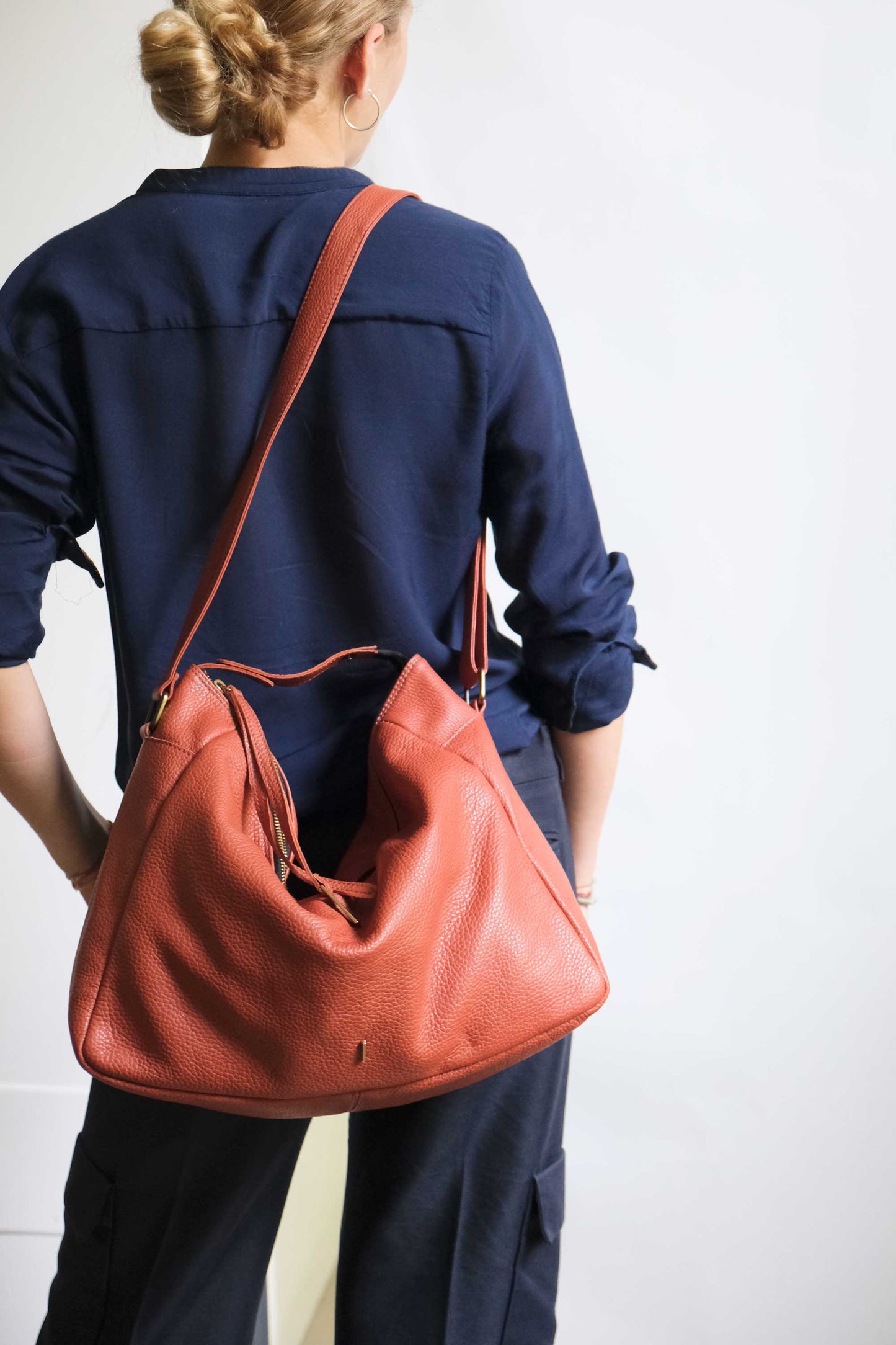 Chicca hobo bag in brick leather with natural grain