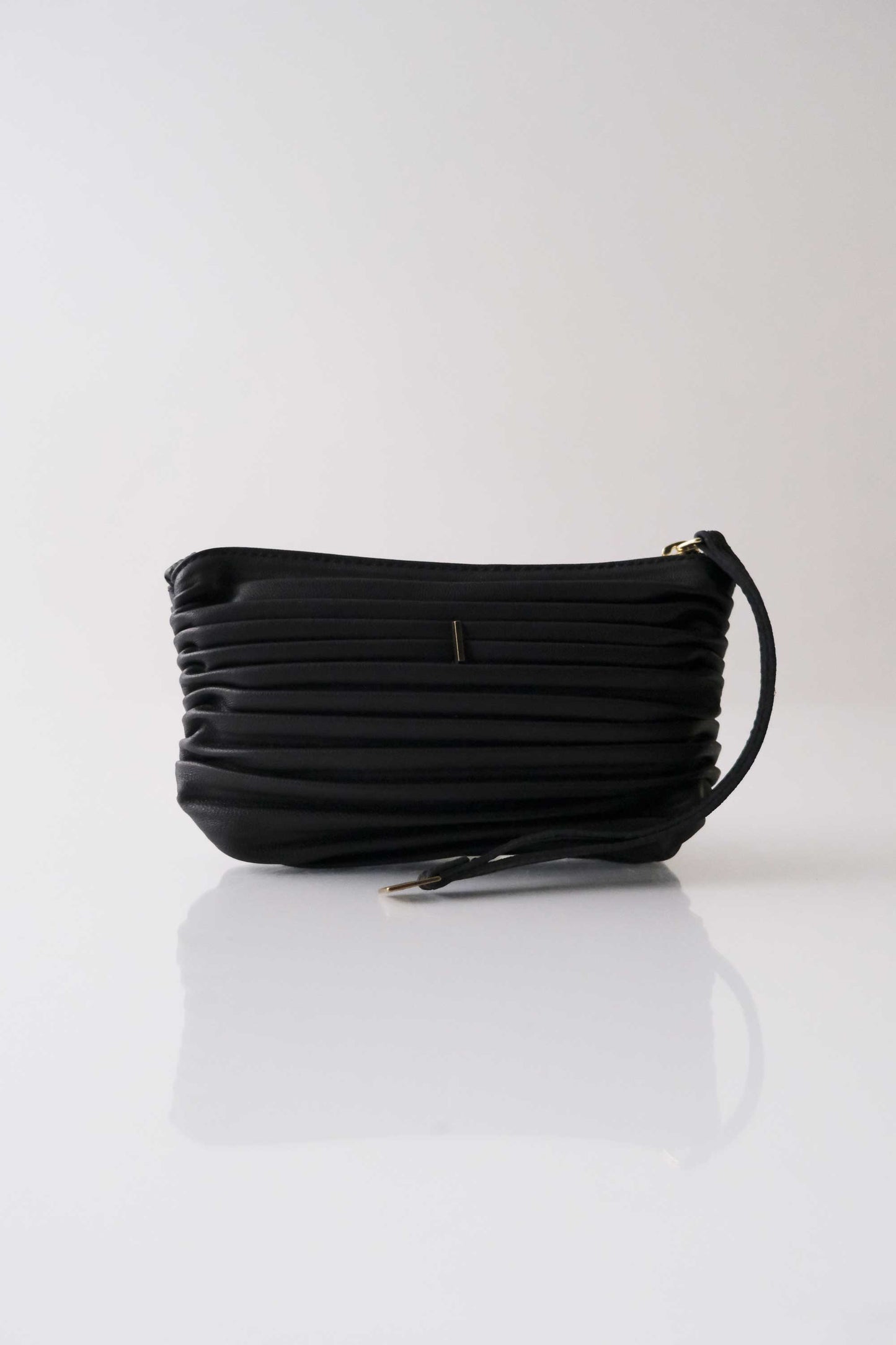 Dream stretch pochette in black pleated leather - Made in Italy -
