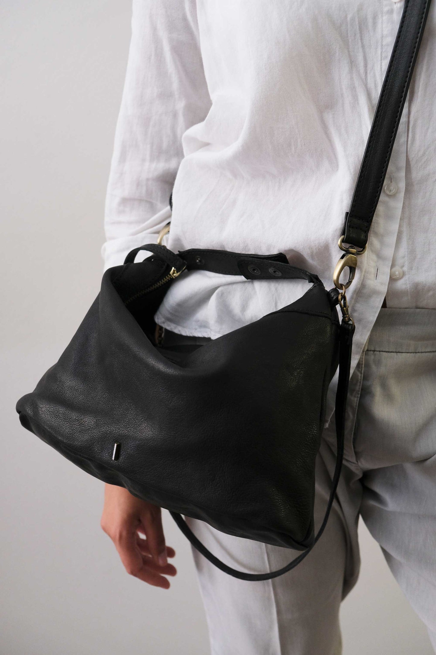 Chicca MediA hobo bag in black nappa vegetable leather - Made in Italy -