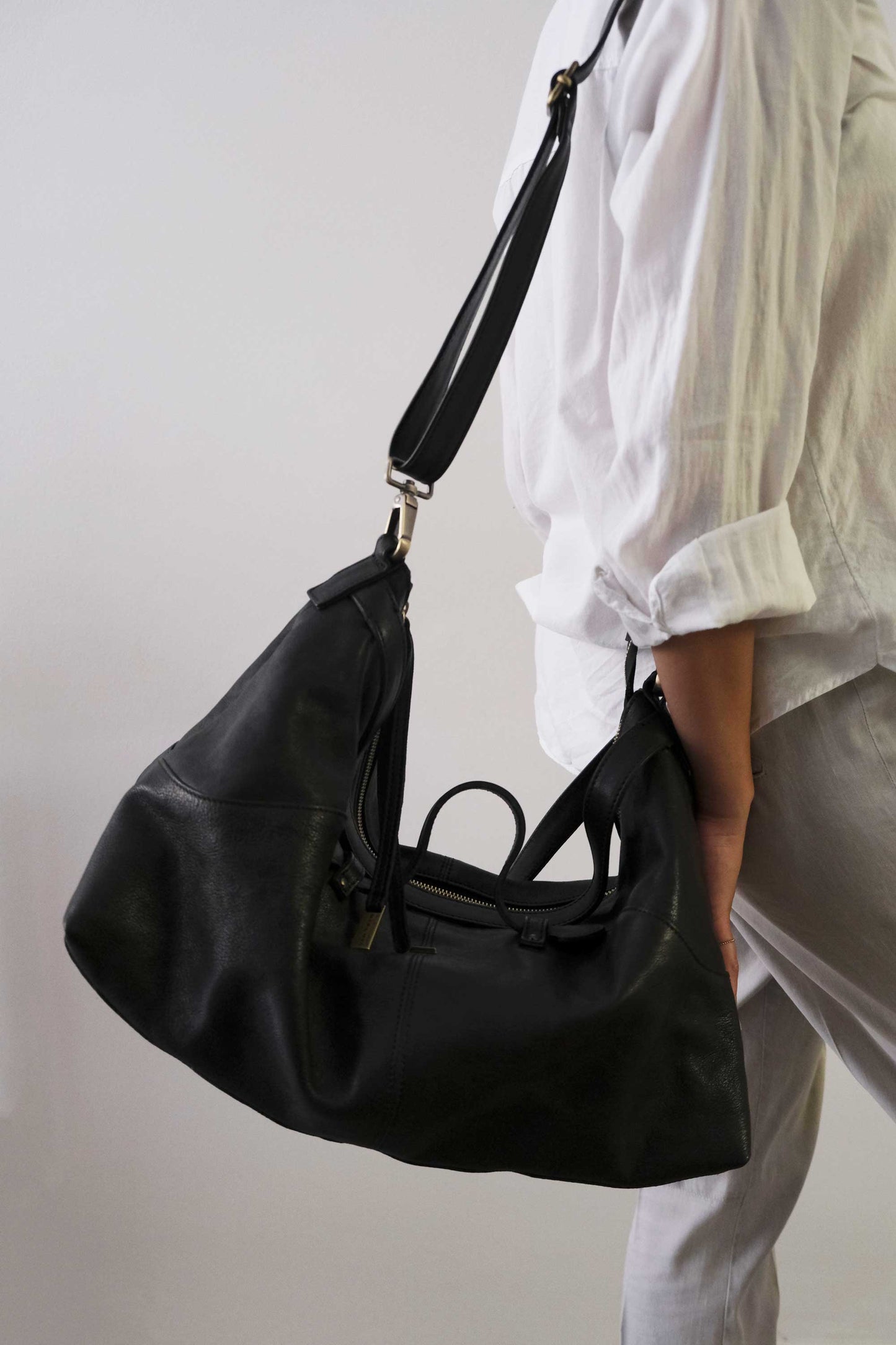 Cloudy crossbody bag in black nappa leather - Made in Italy -