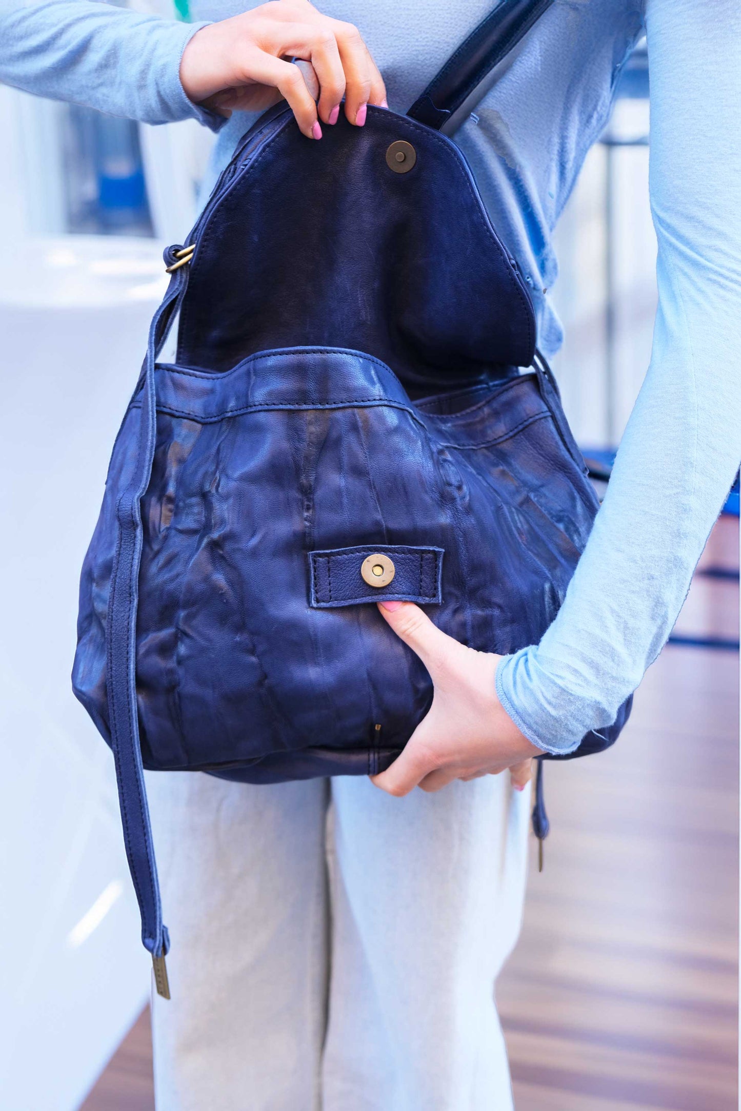 Do saddle bag cobalt in soft nappa lomé - Made in Italy -