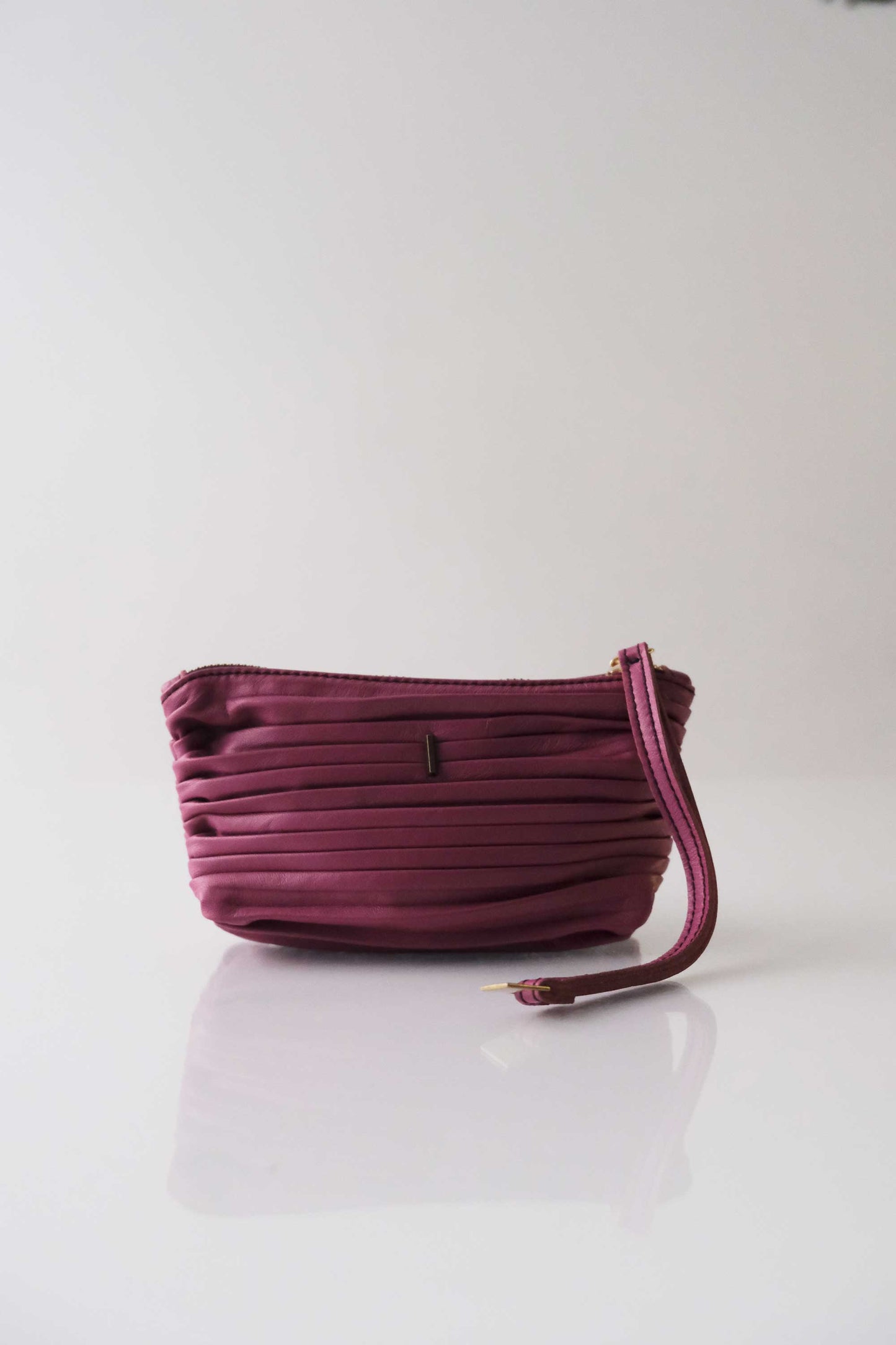 Dream stretch pochette in barolo pleated leather - Made in Italy -