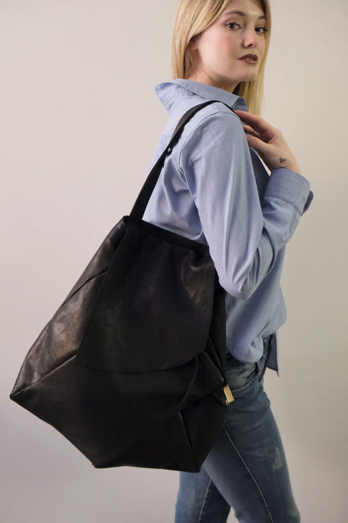 Ferdi tote bag in black nappa leather